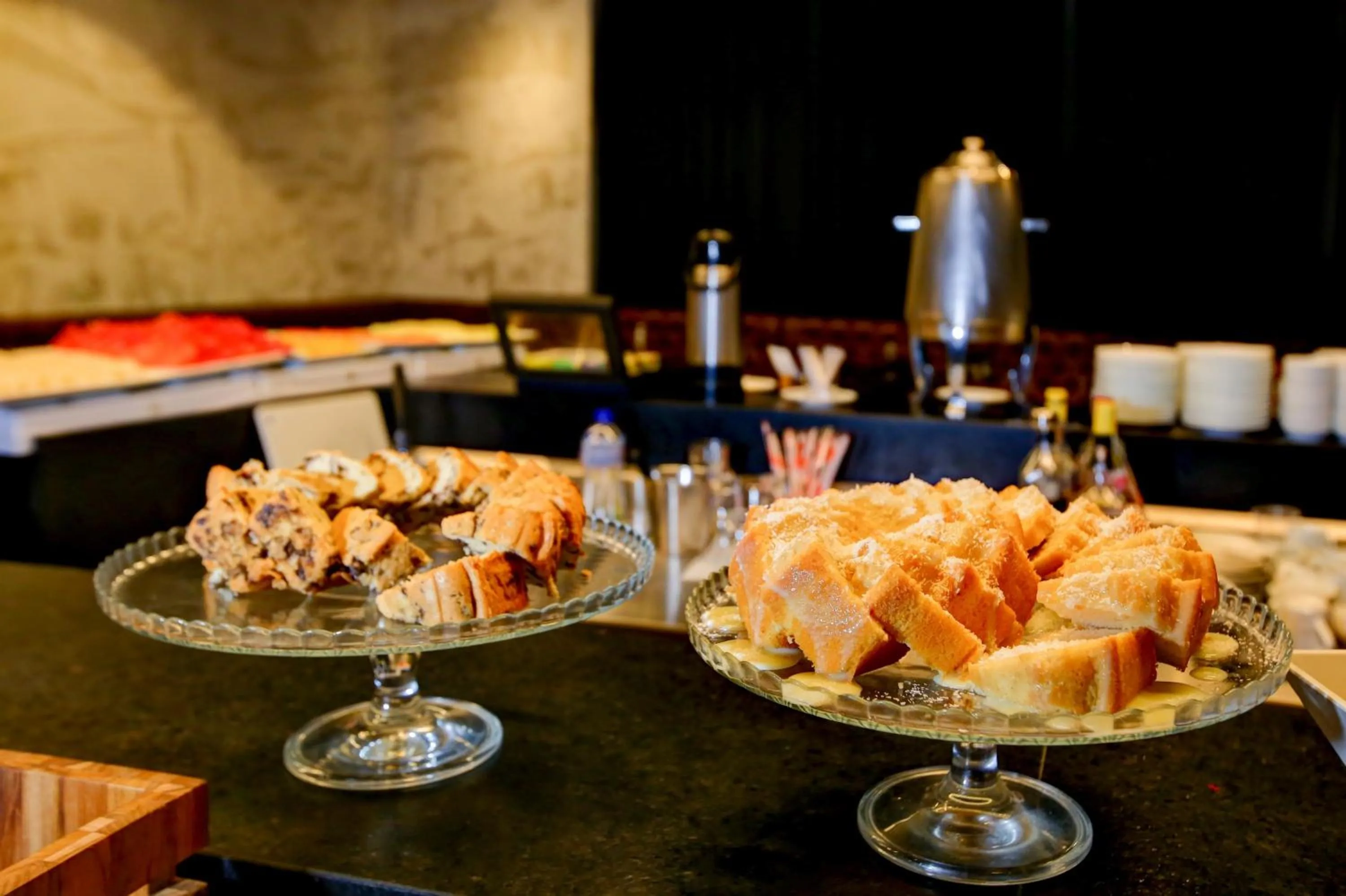 Food and drinks in Nobile Suites Monumental