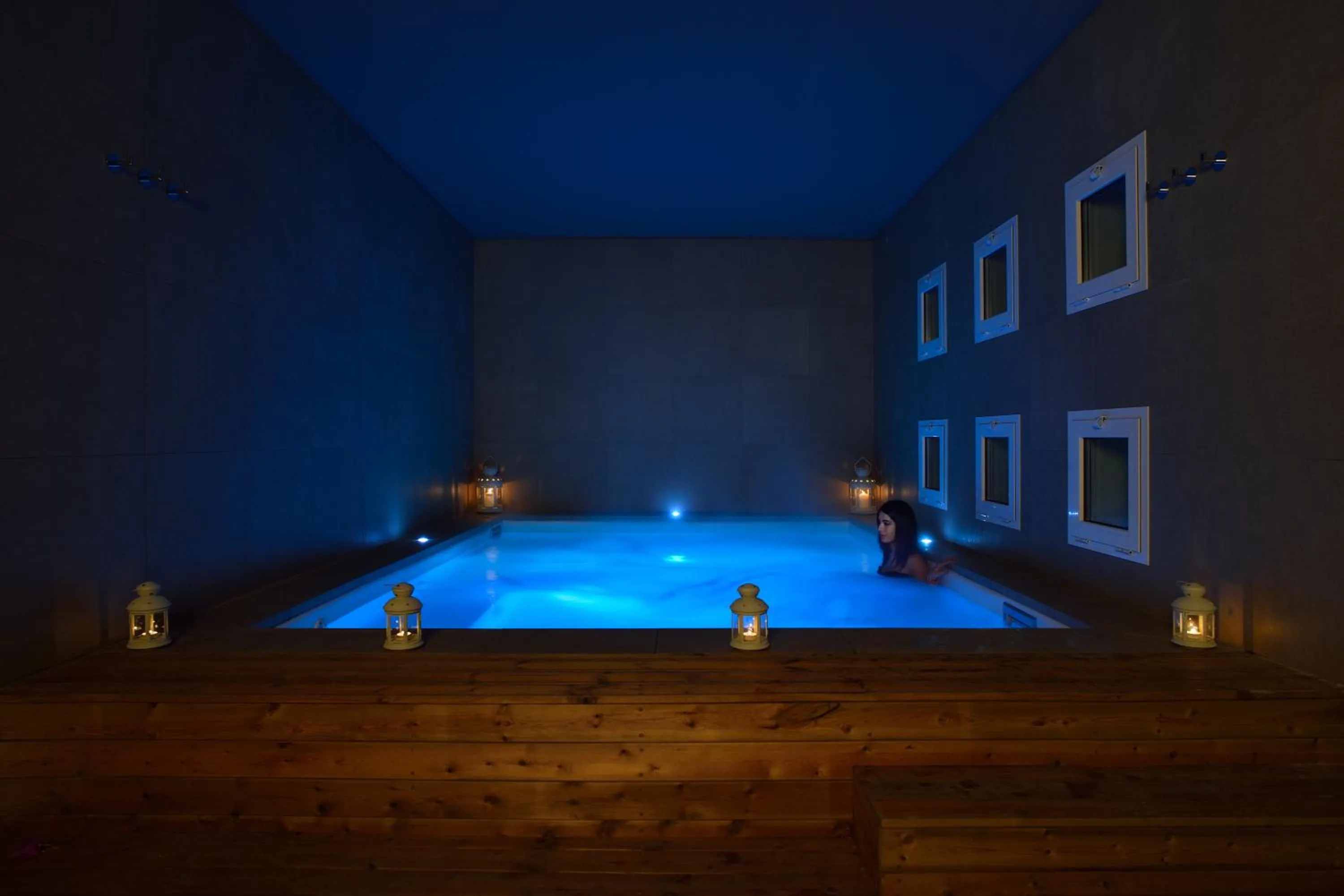 Hot Tub in Embassy Hotel & Spa