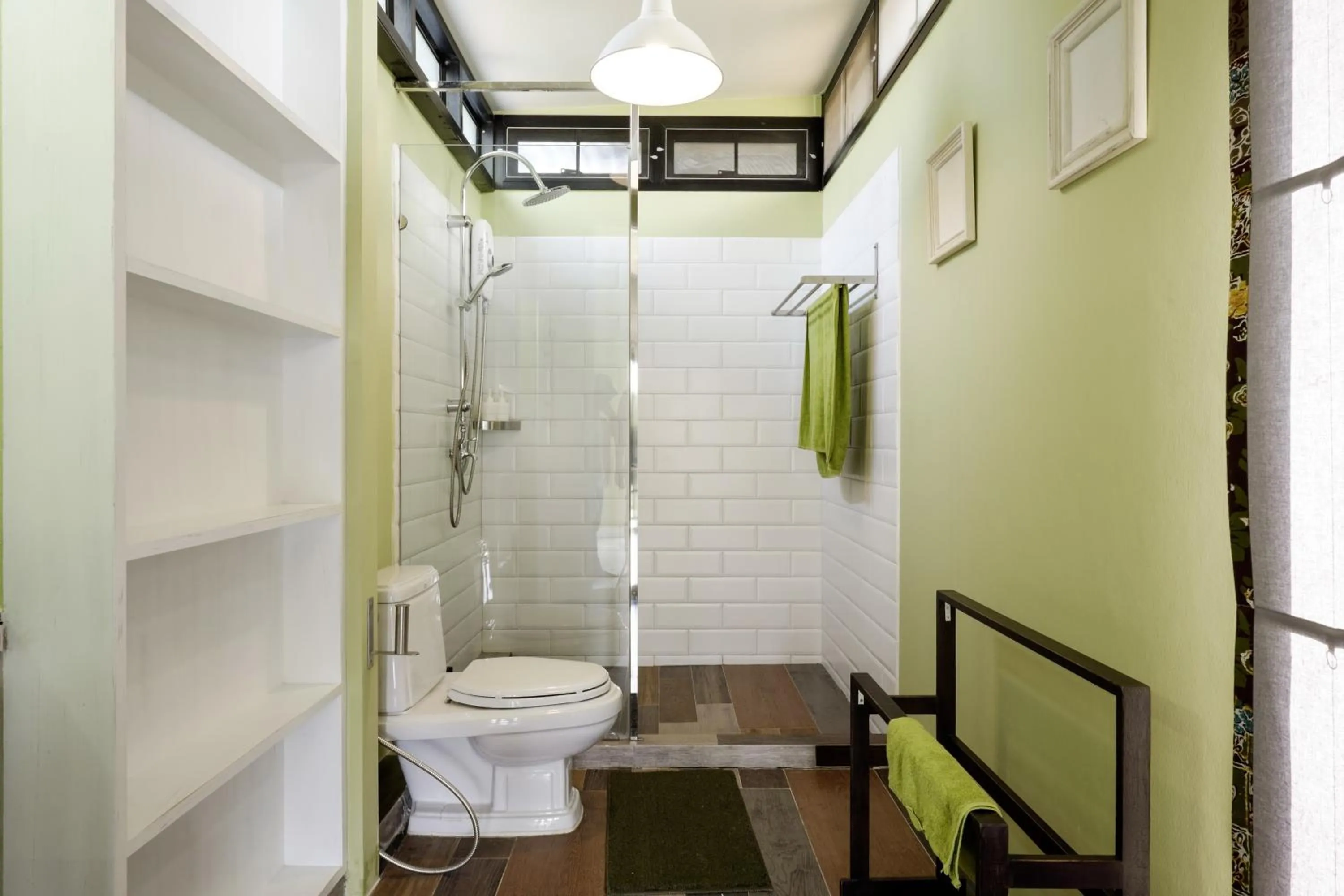 Shower in Amphawa Caza Platuu