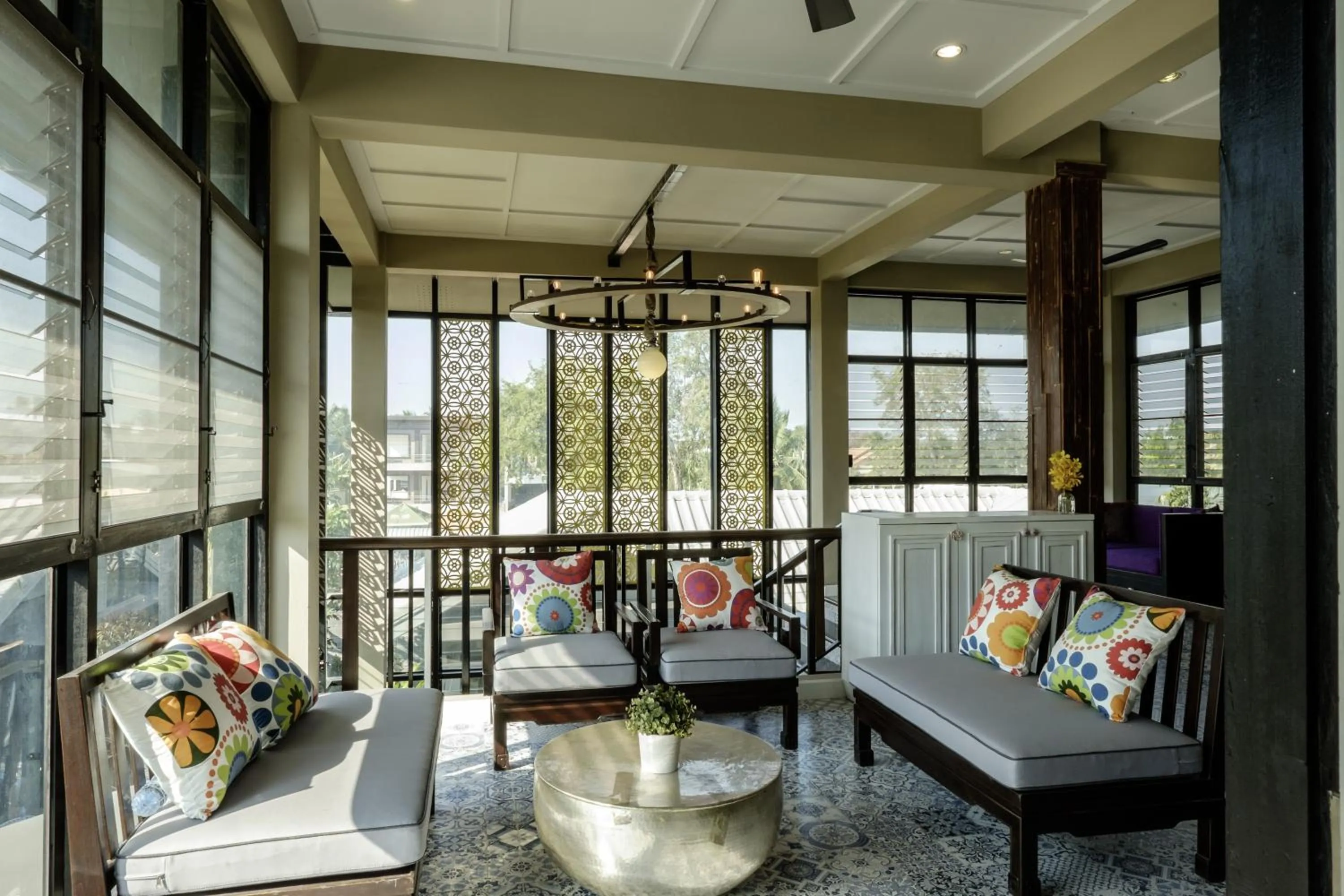 Communal lounge/ TV room in Amphawa Caza Platuu