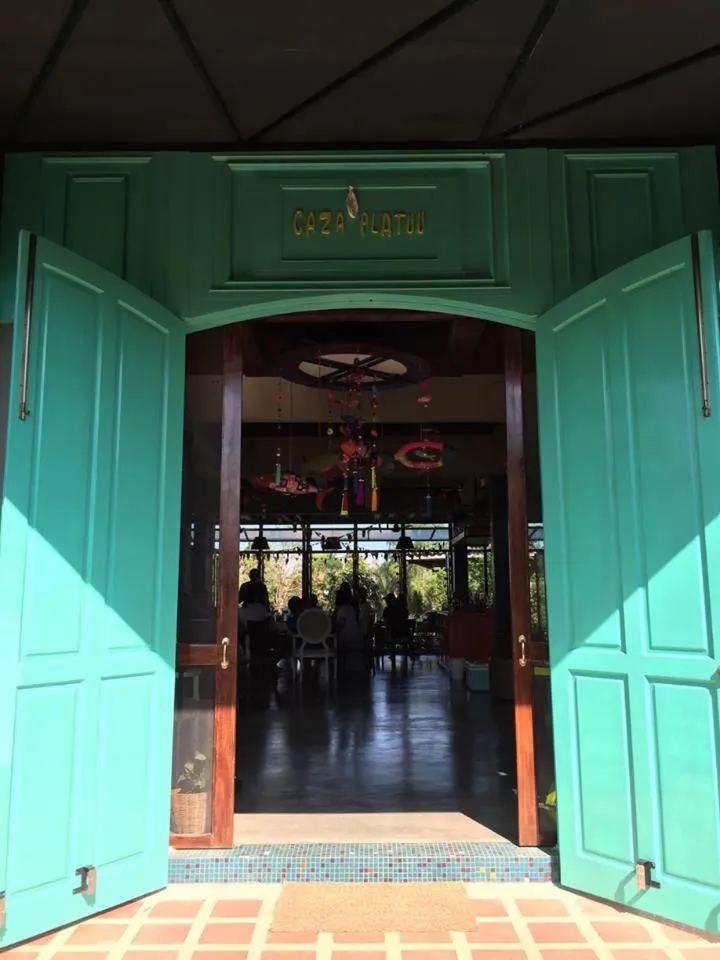 Decorative detail in Amphawa Caza Platuu