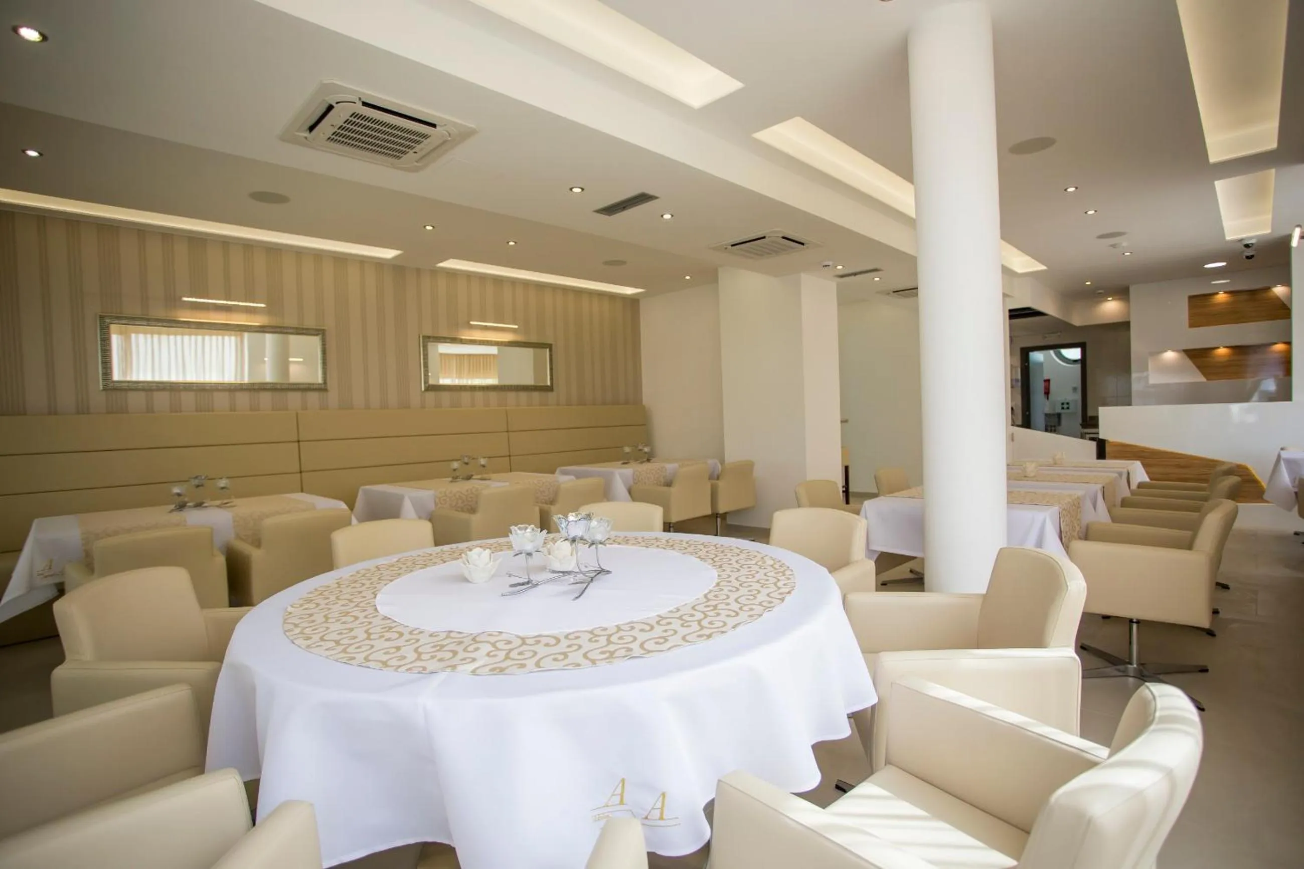 Restaurant/places to eat in Adrion Aparthotel