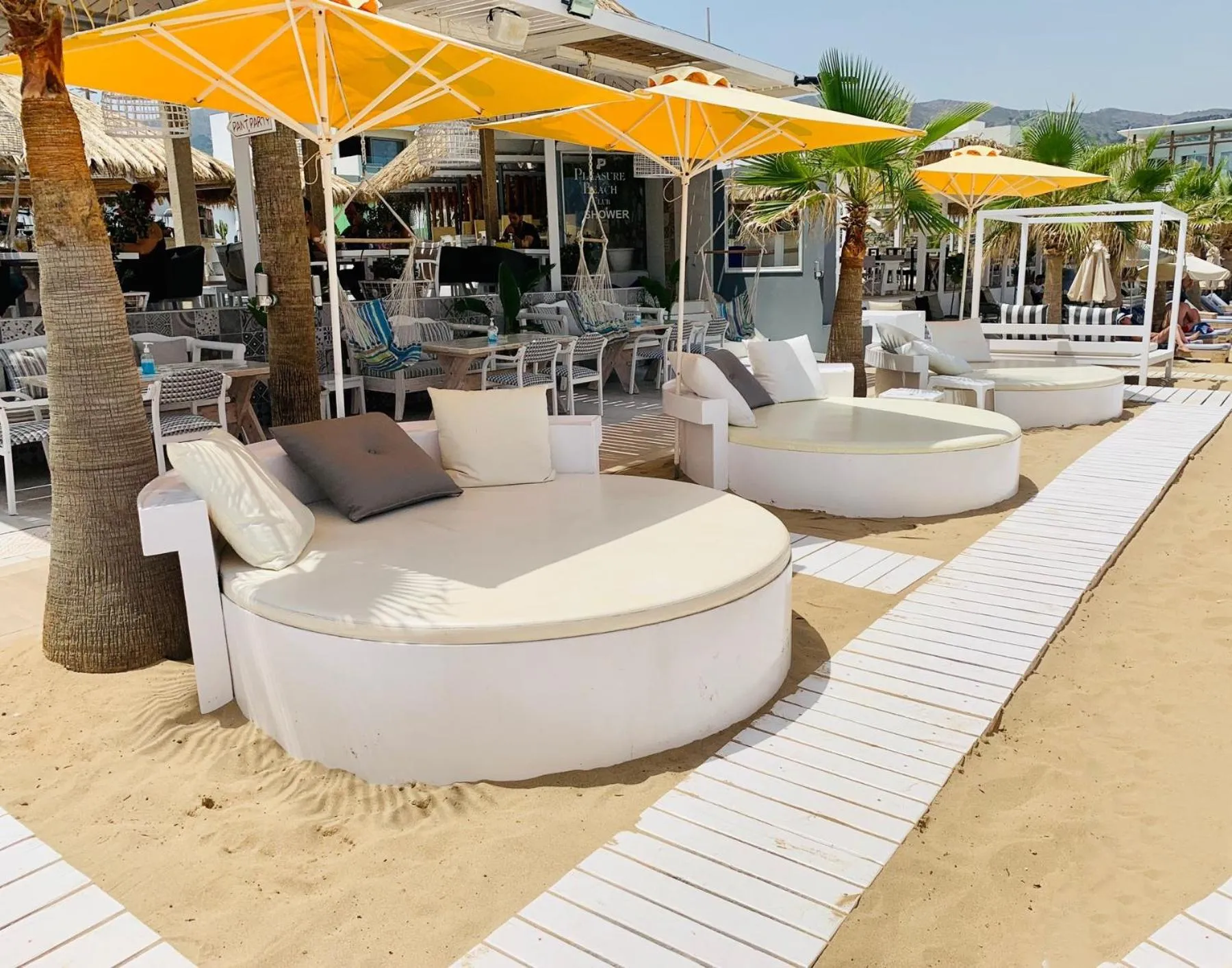 Beach in Pleasure Beach Hotel