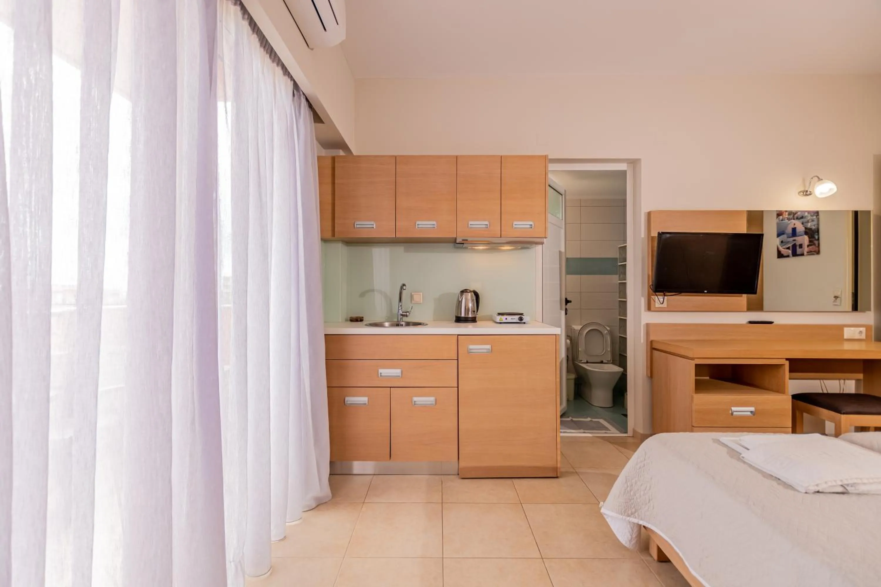 TV and multimedia in Pleasure Beach Hotel