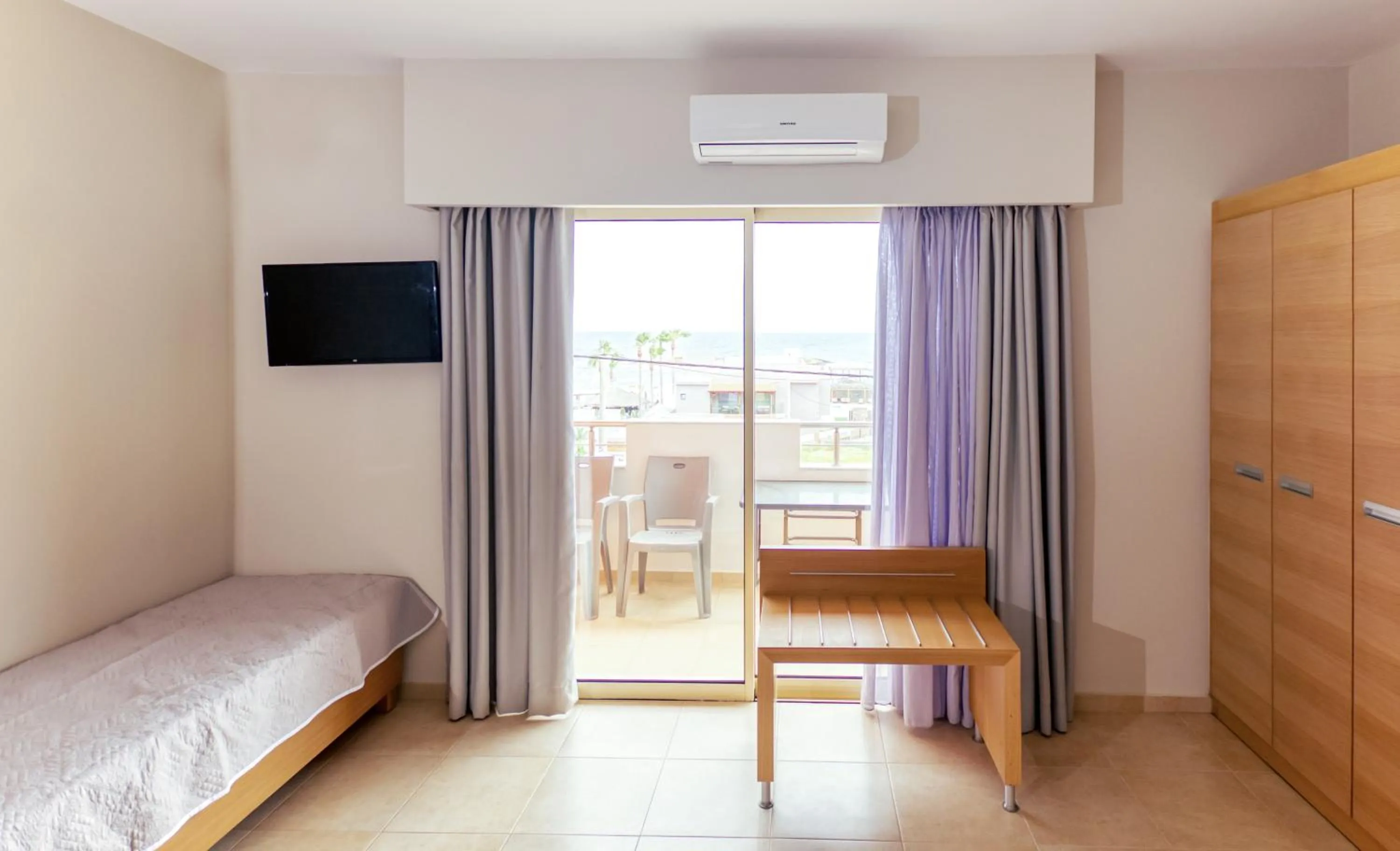 TV and multimedia in Pleasure Beach Hotel