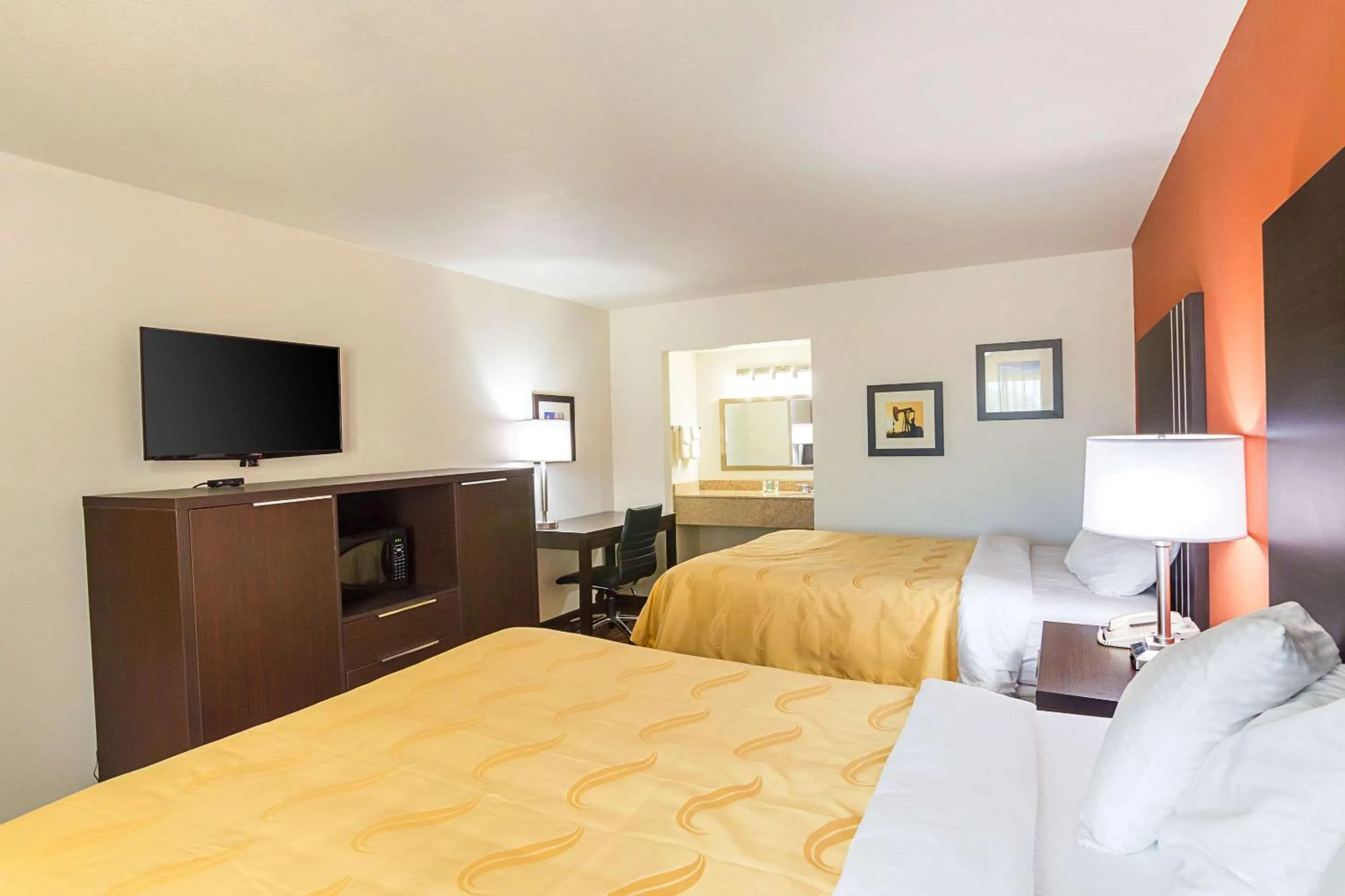 Bedroom, Bed in Quality Inn Amarillo I-40 East