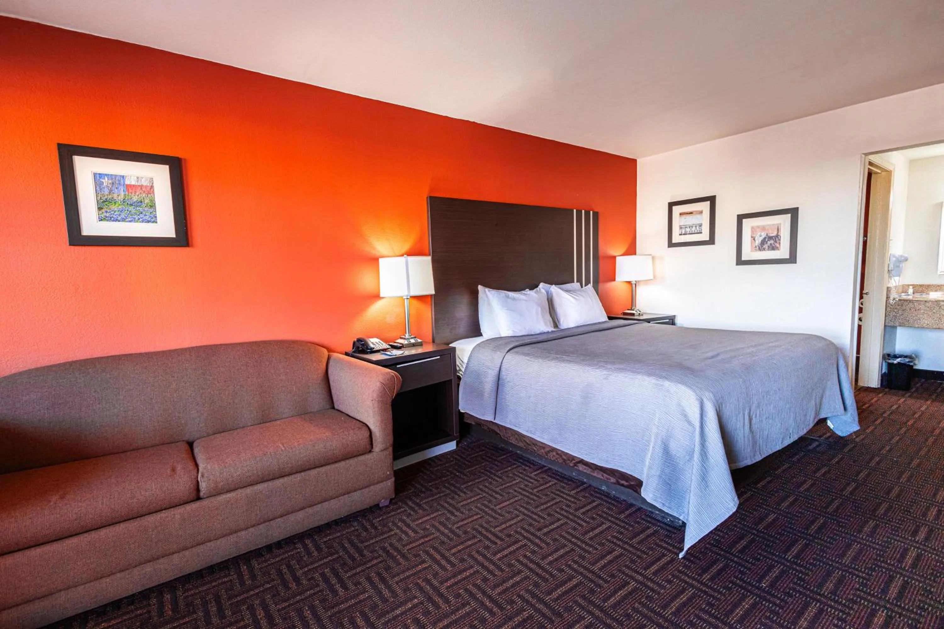 Bedroom, Bed in Quality Inn Amarillo I-40 East