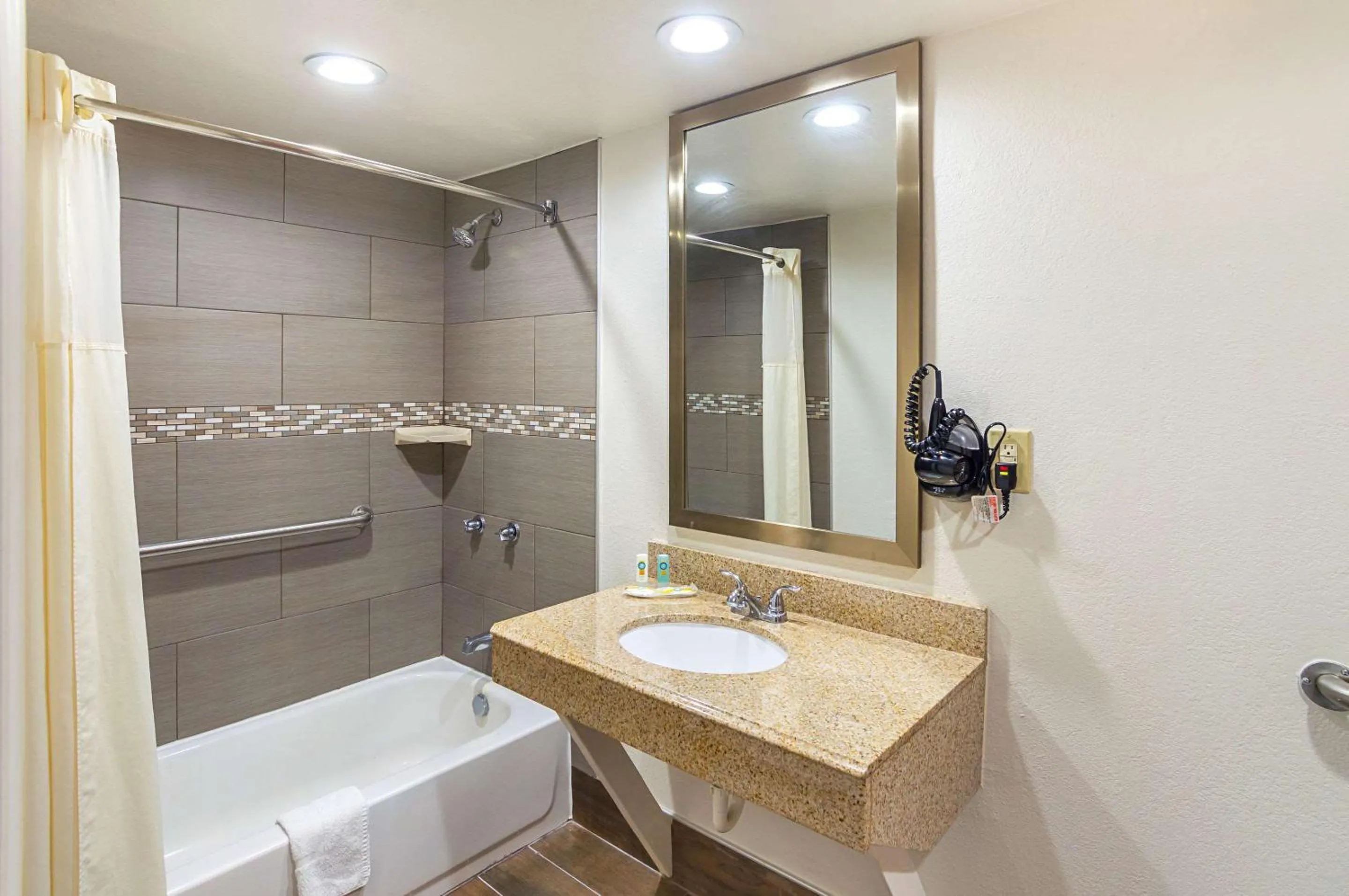 Bathroom in Quality Inn Amarillo I-40 East