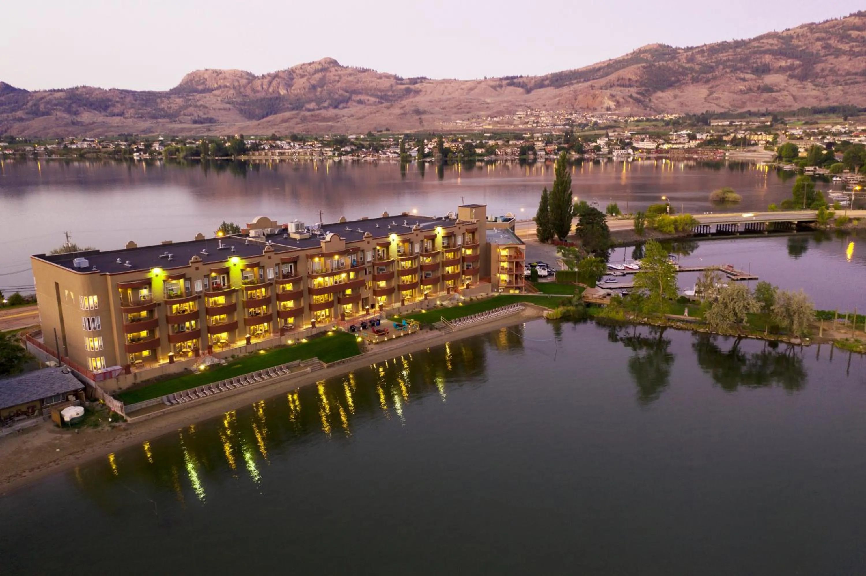 Property building in Holiday Inn Hotel & Suites Osoyoos by IHG