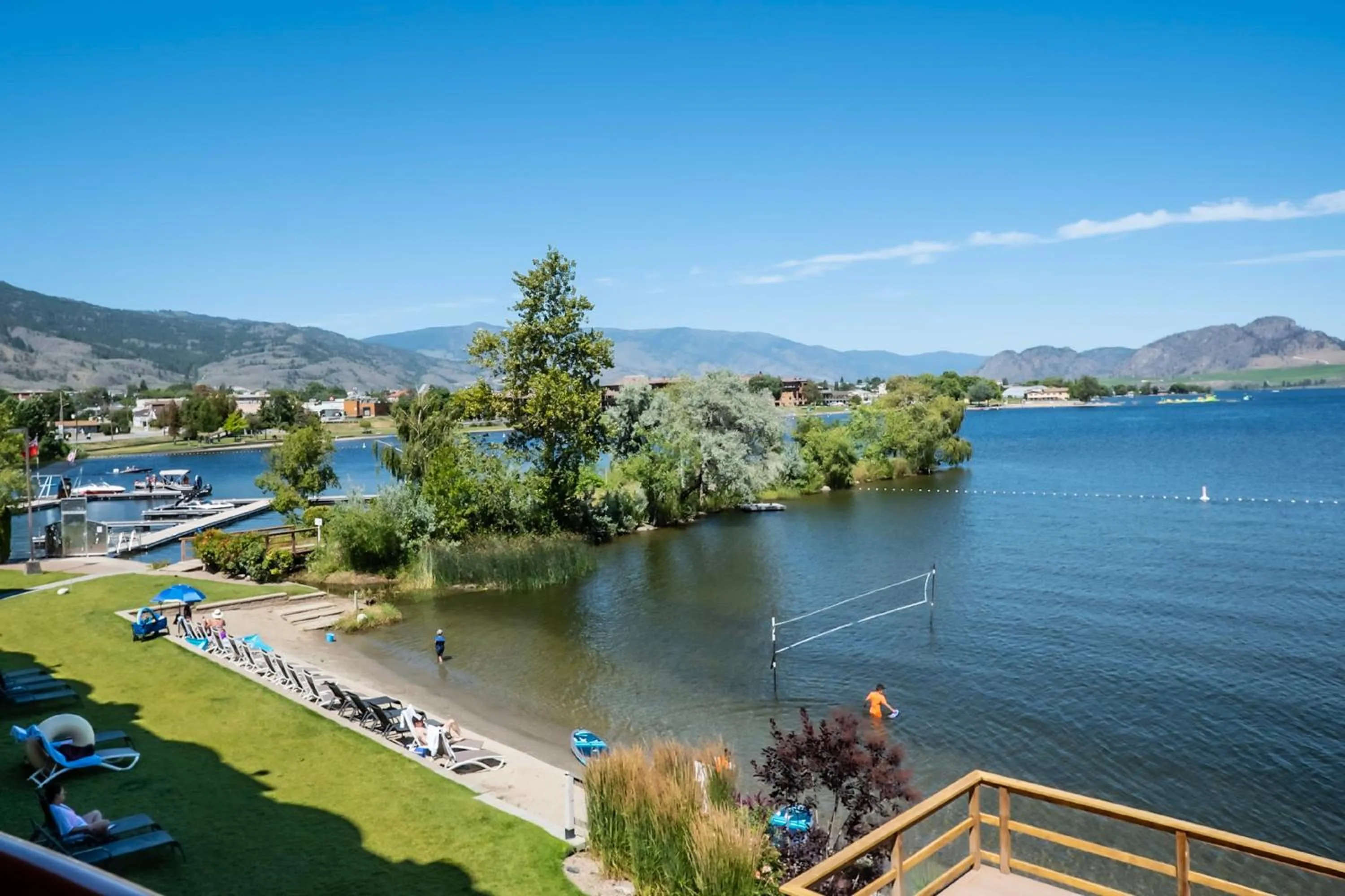 Property building in Holiday Inn Hotel & Suites Osoyoos by IHG