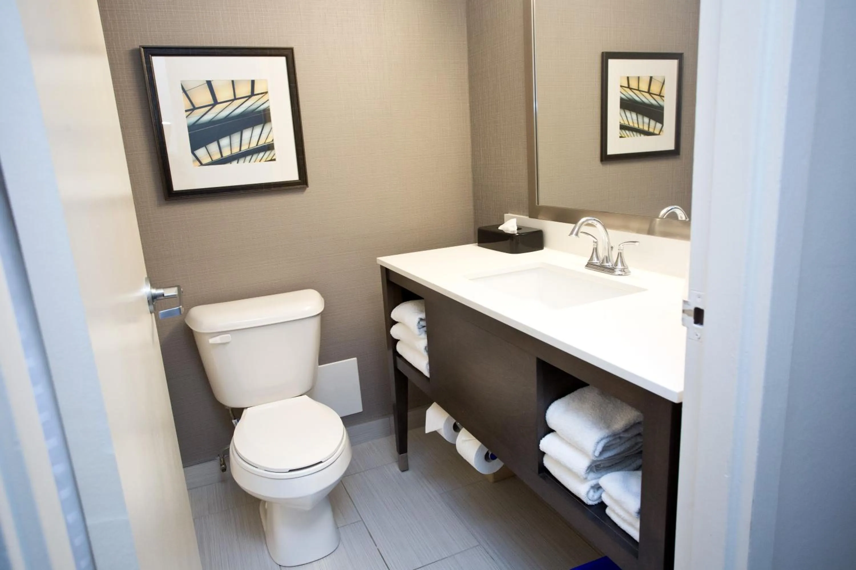 Holiday Inn Hotel Peterborough Waterfront by IHG