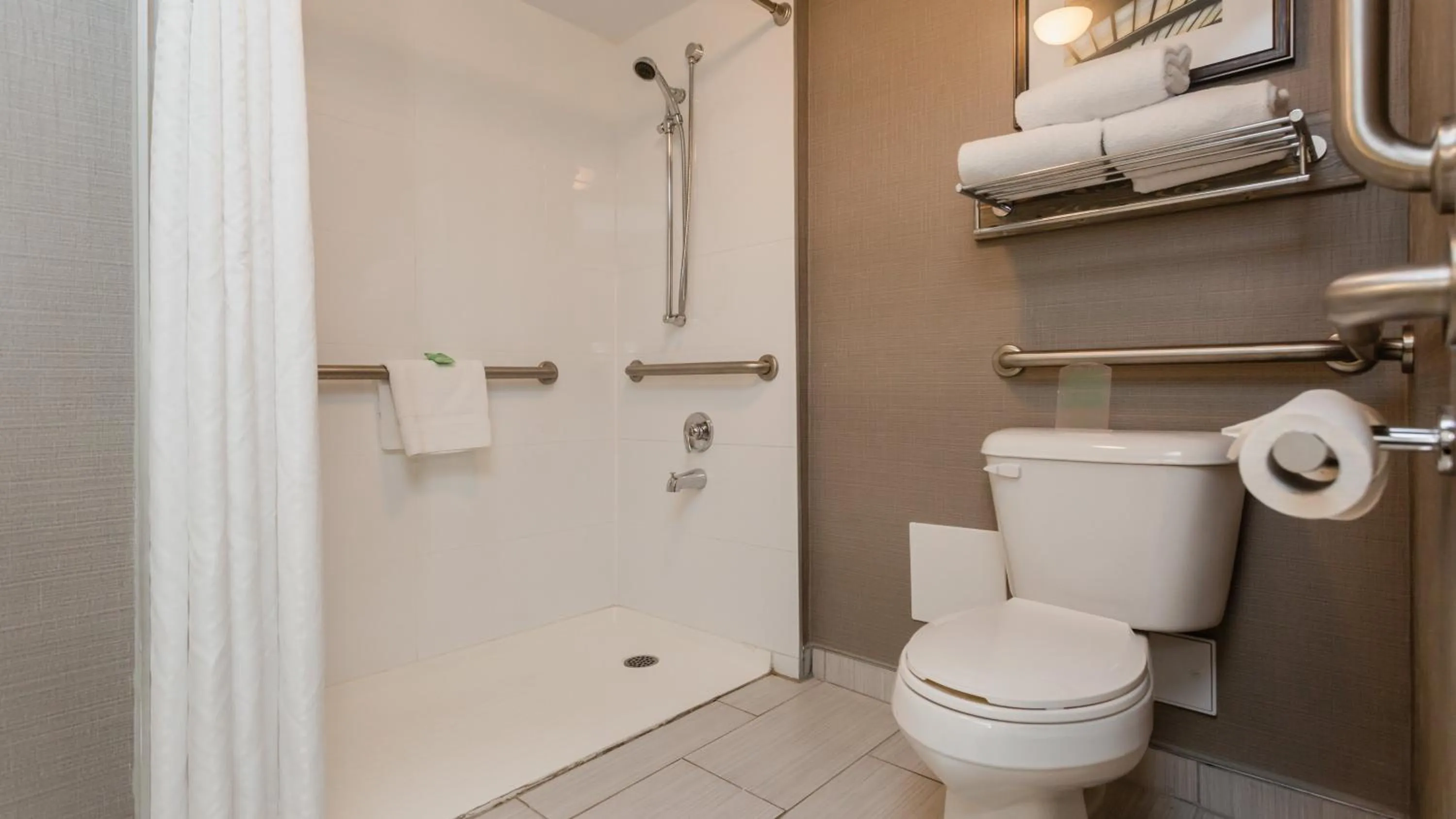 Photo of the whole room in Holiday Inn Hotel Peterborough Waterfront by IHG