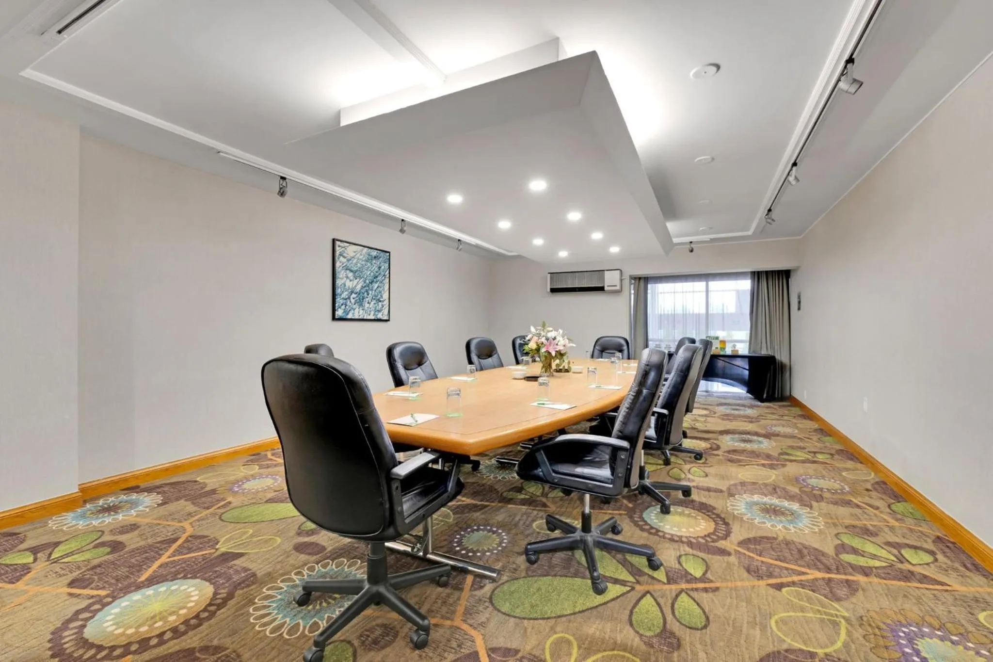Meeting/conference room in Holiday Inn Hotel Peterborough Waterfront by IHG