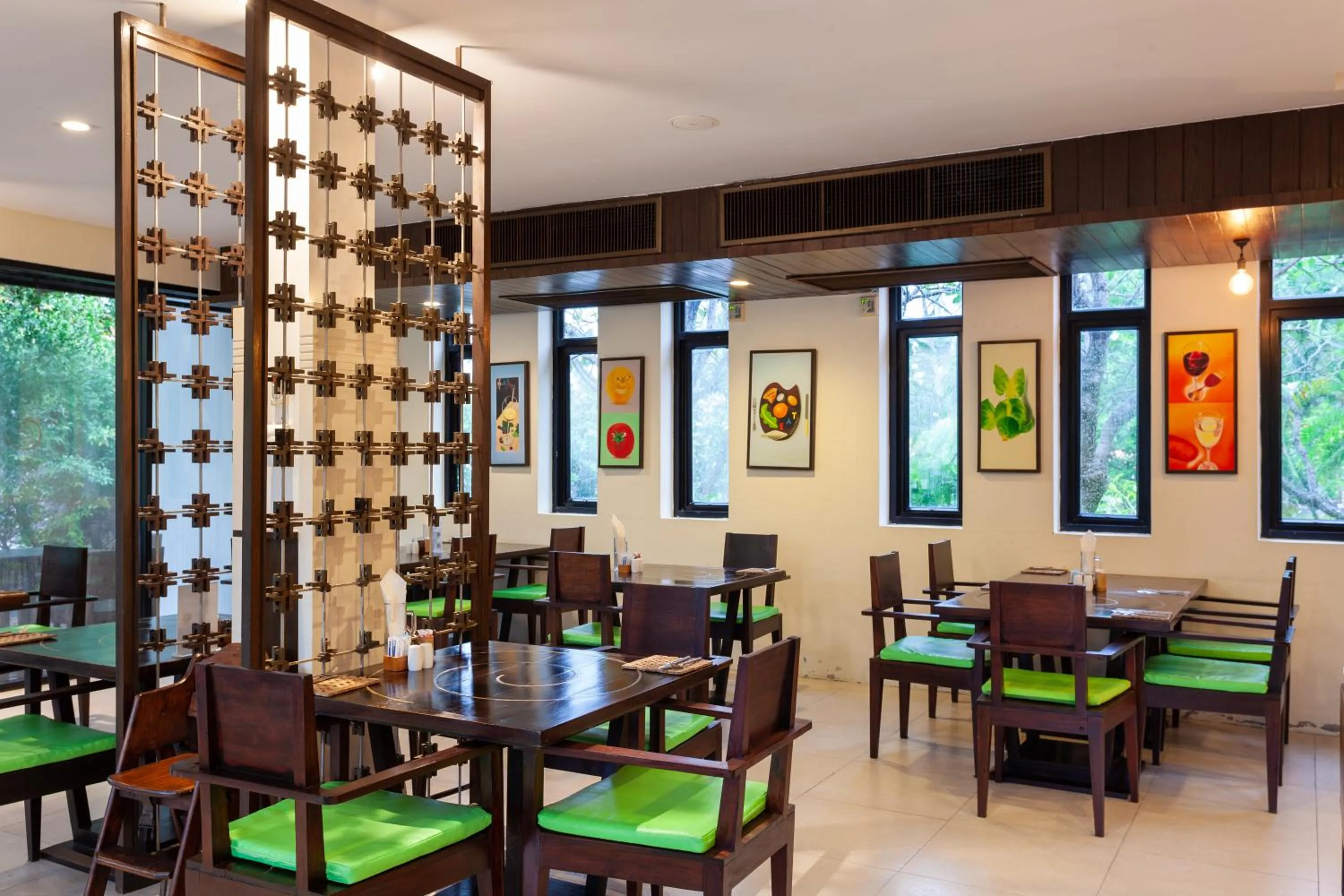 Restaurant/places to eat in New Star Beach Resort