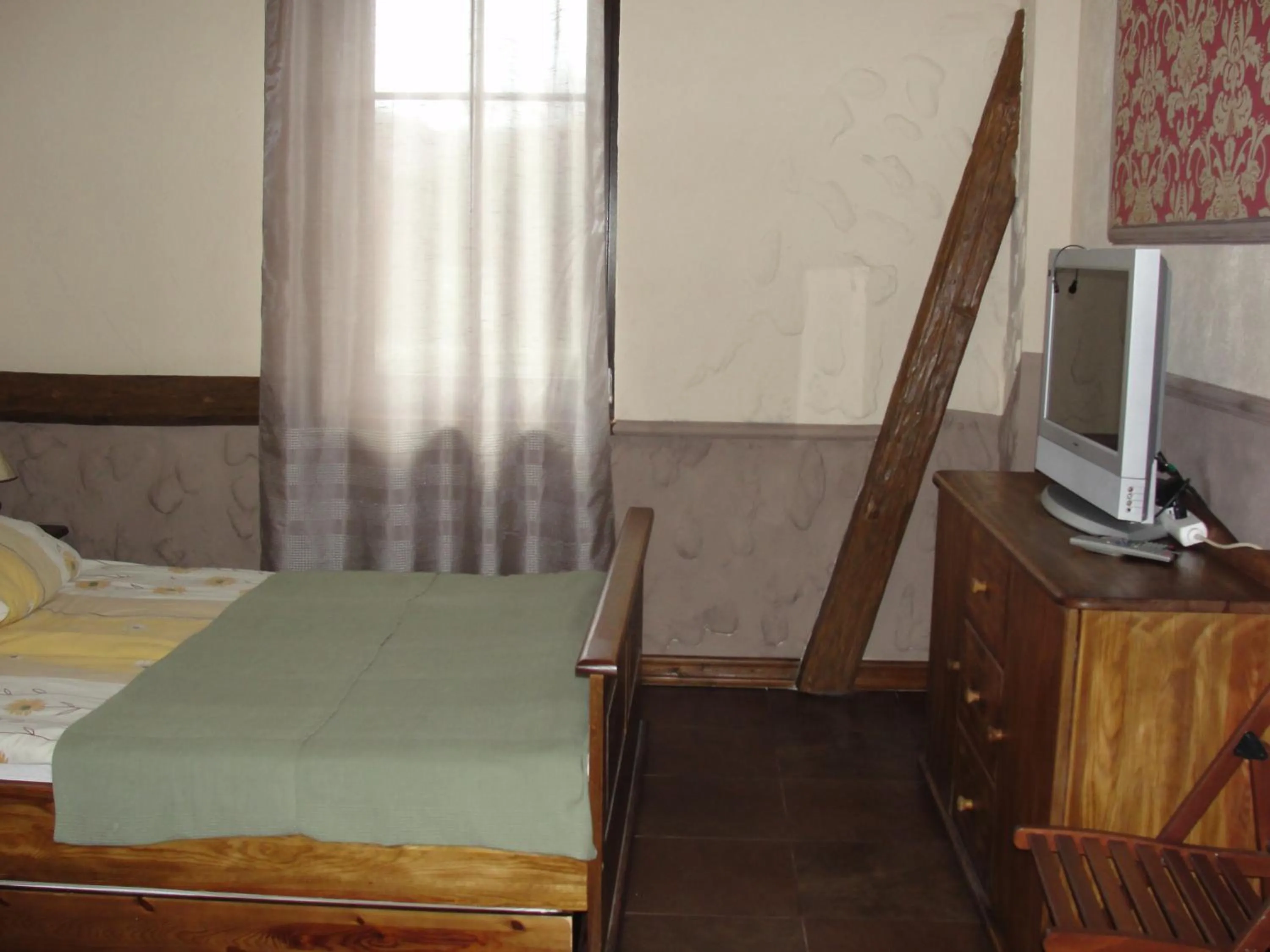 Bed in Pokoje i domki Saraceńska Chata