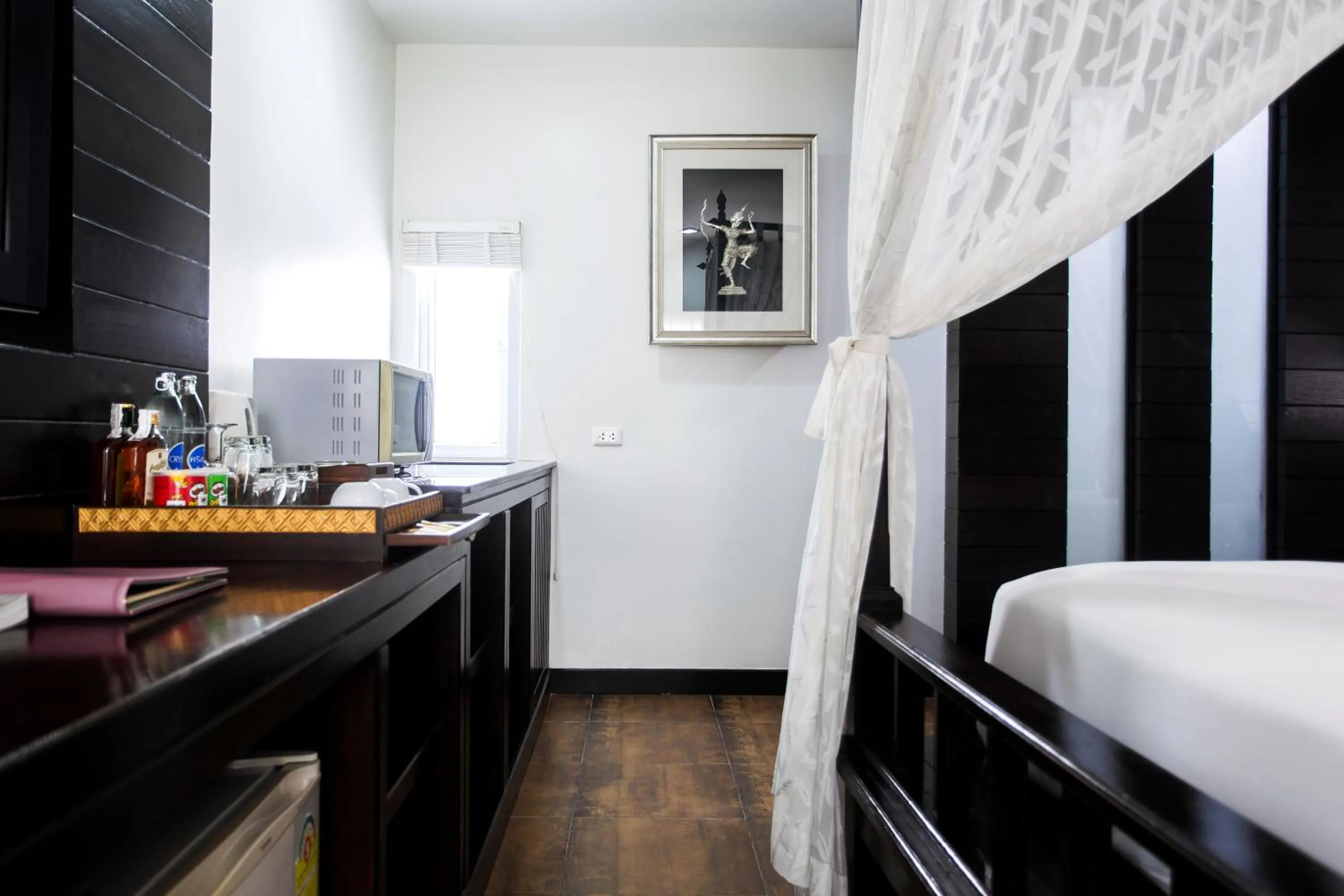 minibar, Bed in Chaweng Cove Beach Resort