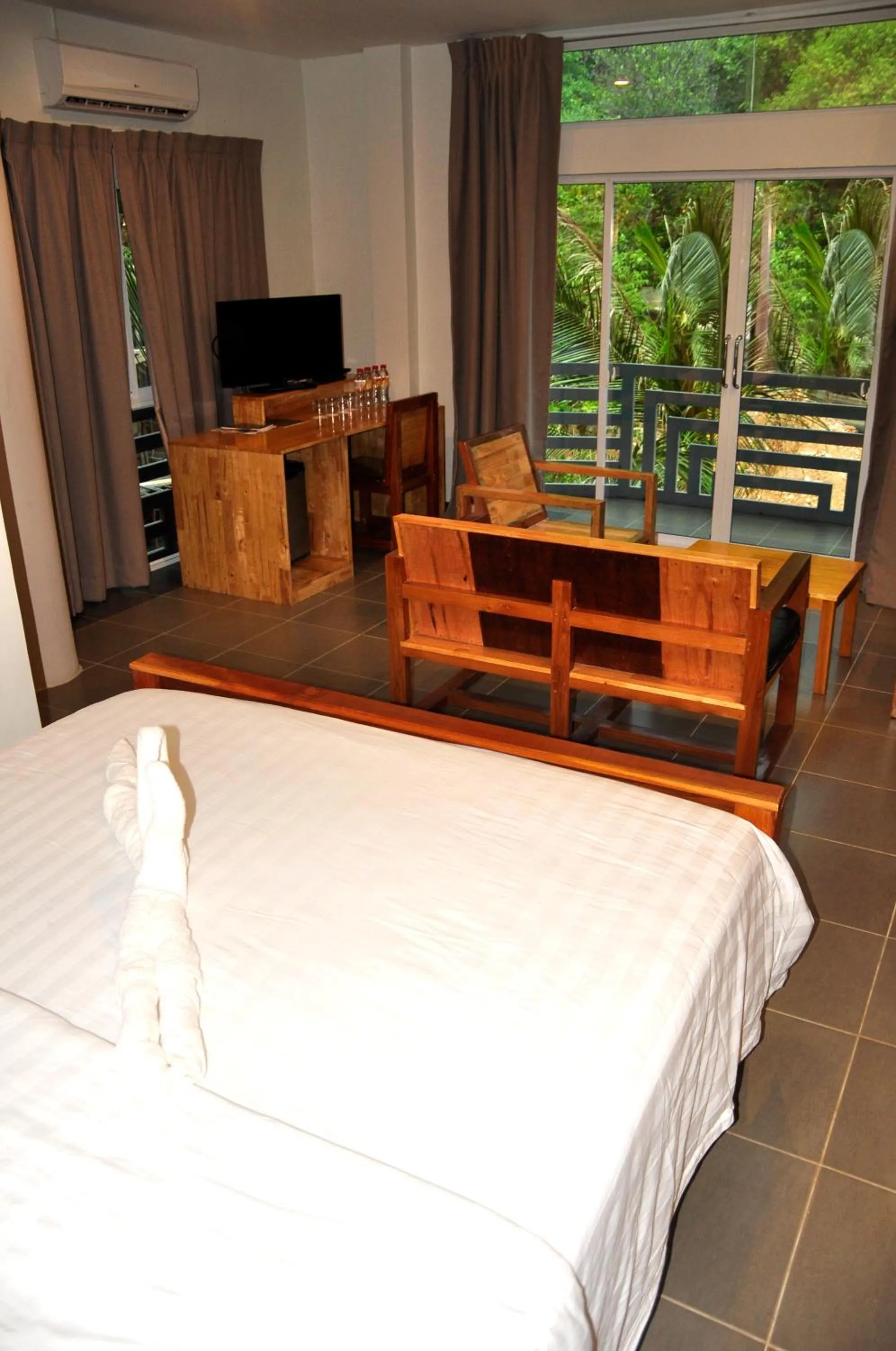 Balcony/Terrace, Bed in Sok Heng Guesthouse