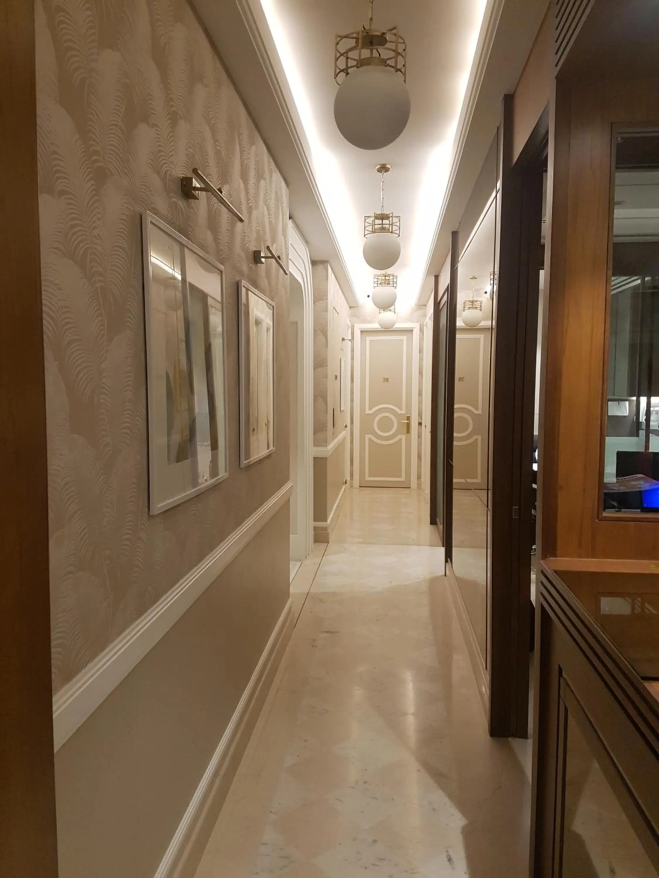 Property building in Hotel Harbour View Colaba