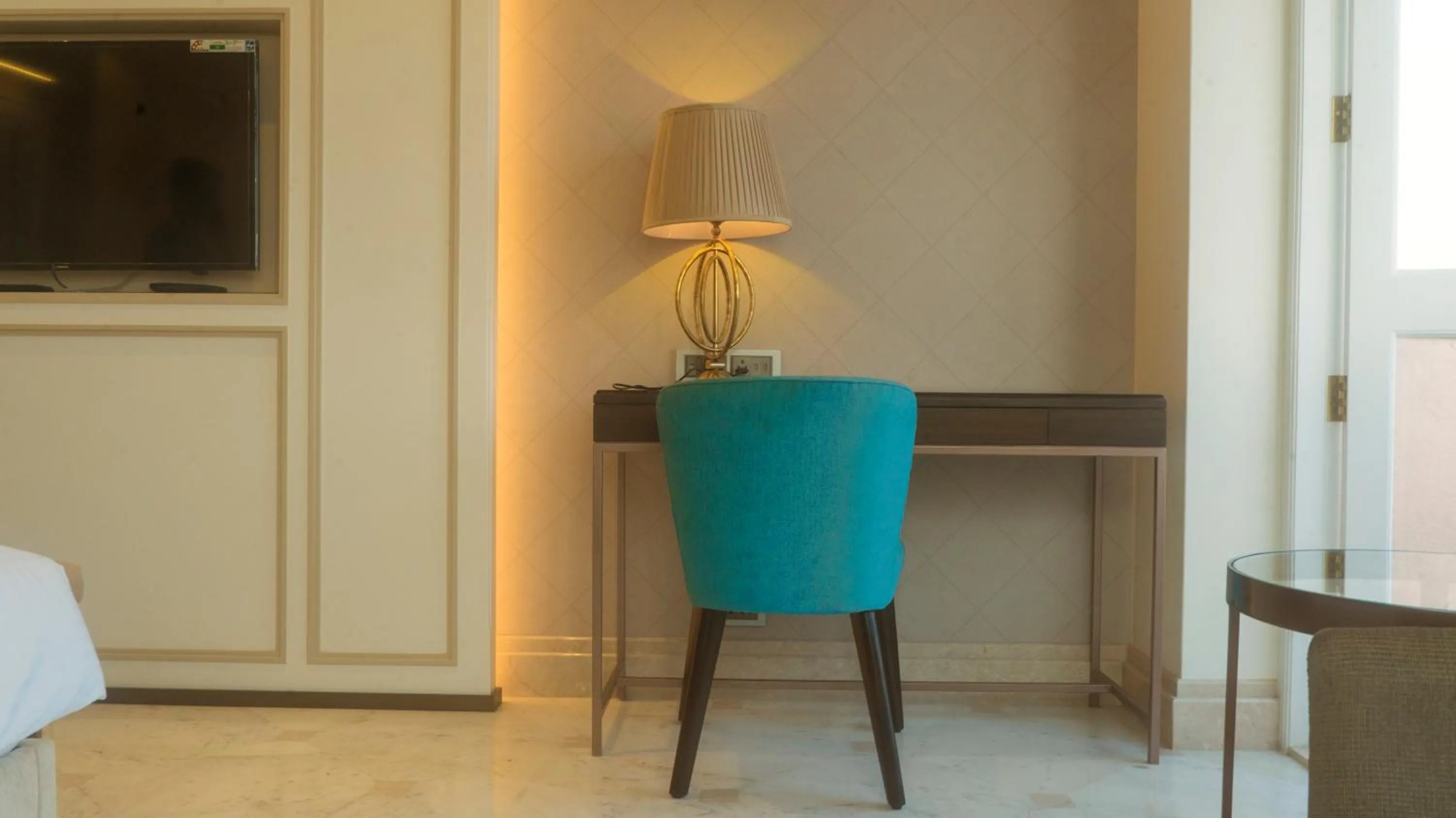 Seating area in Hotel Harbour View Colaba