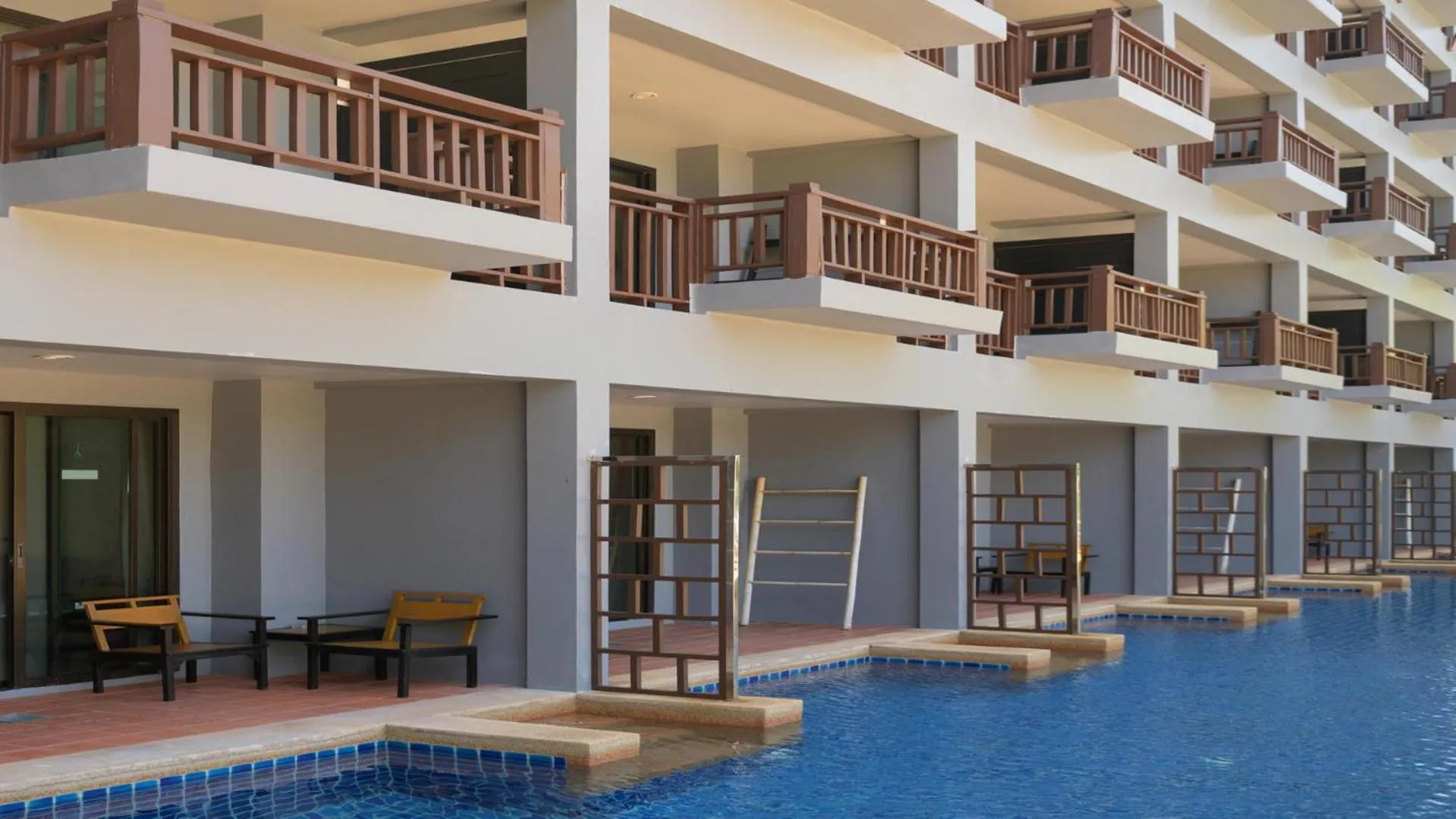 Swimming pool in Krabi Chada Resort