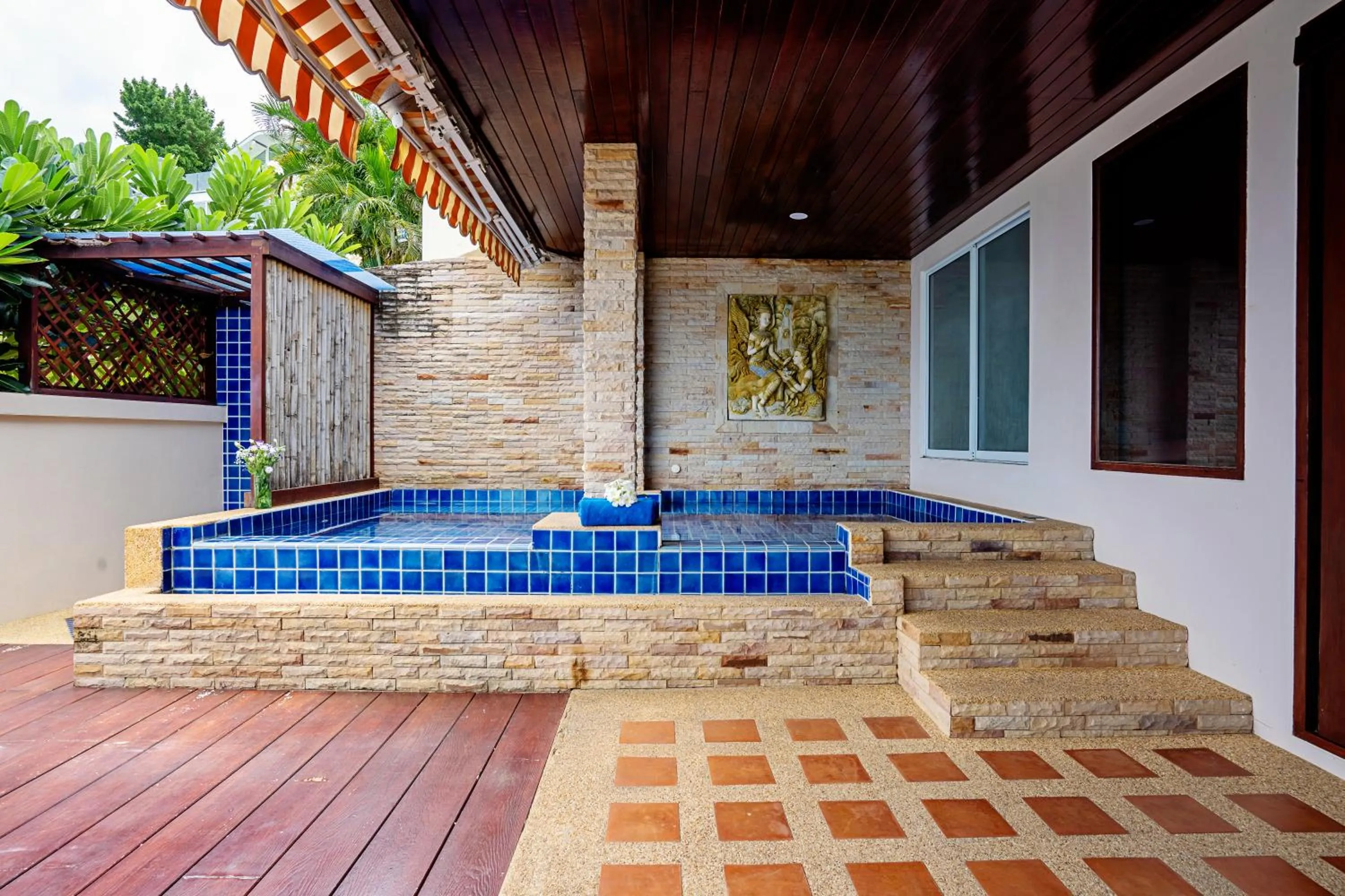 Swimming pool in Sandalwood Luxury Villa Resort
