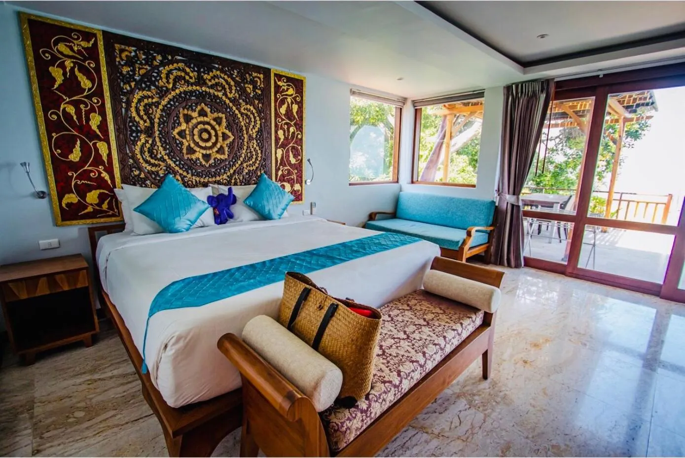 Bed in Sandalwood Luxury Villa Resort