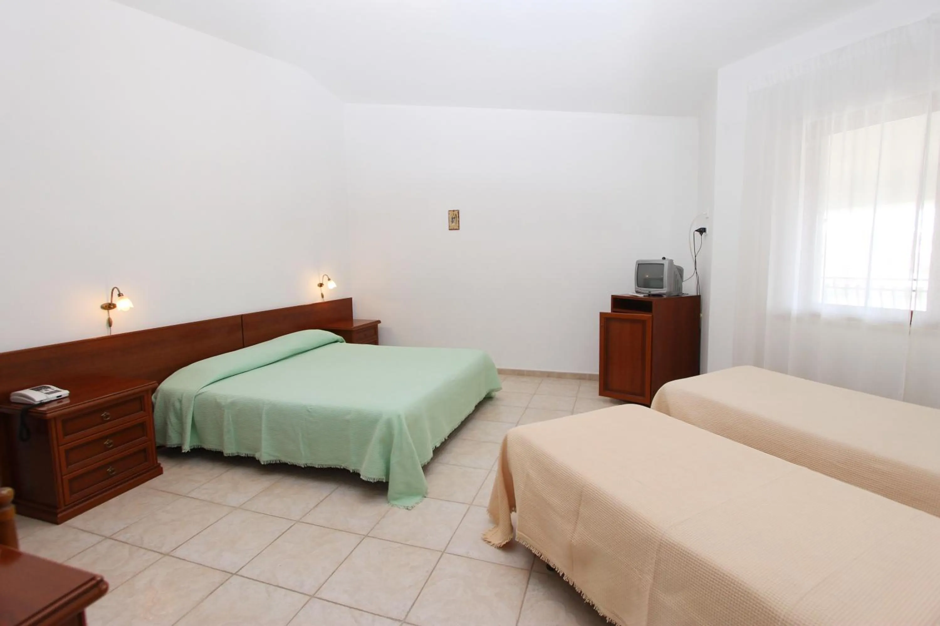 Photo of the whole room, Bed in Castelvetere Hotel