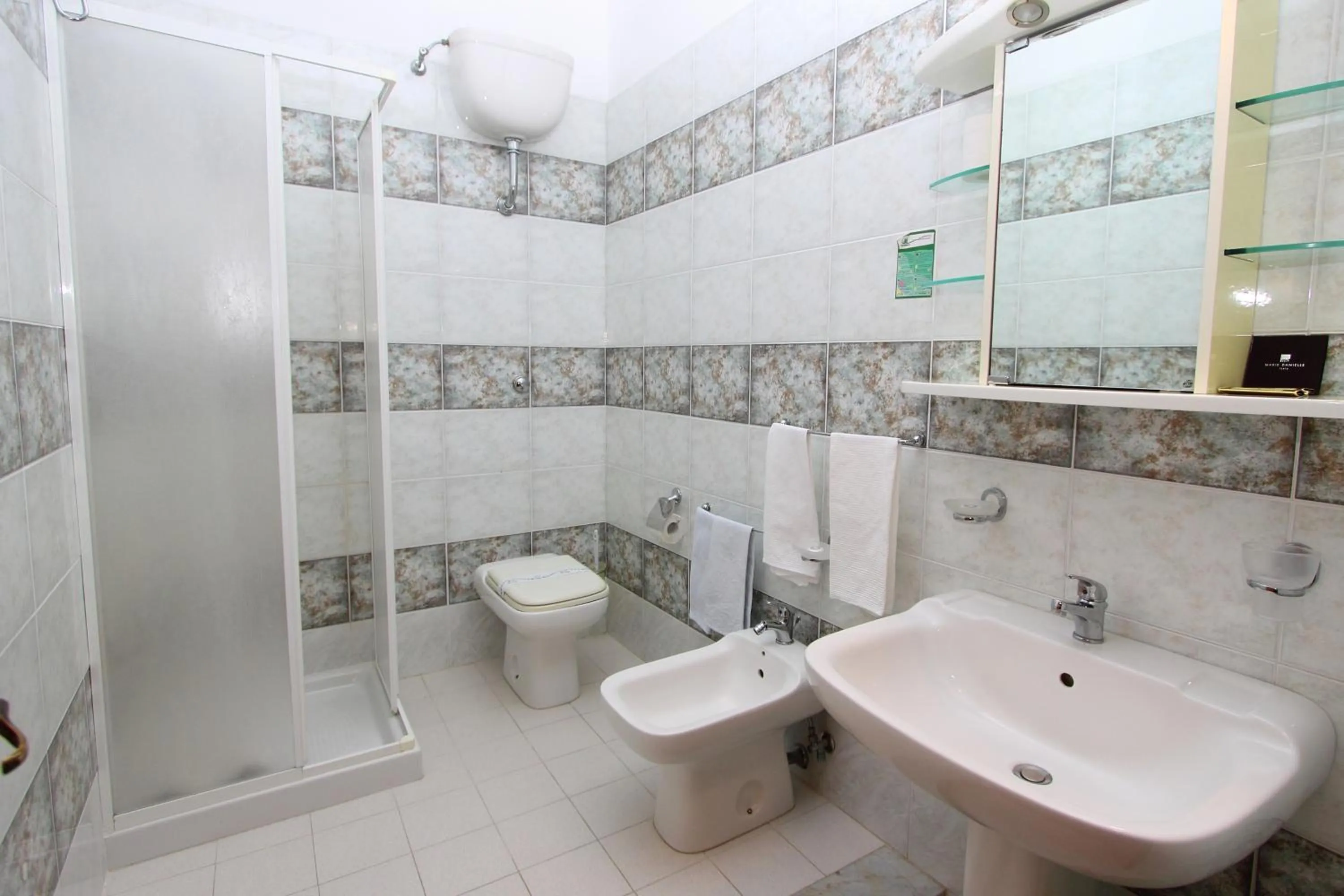 Bathroom in Castelvetere Hotel