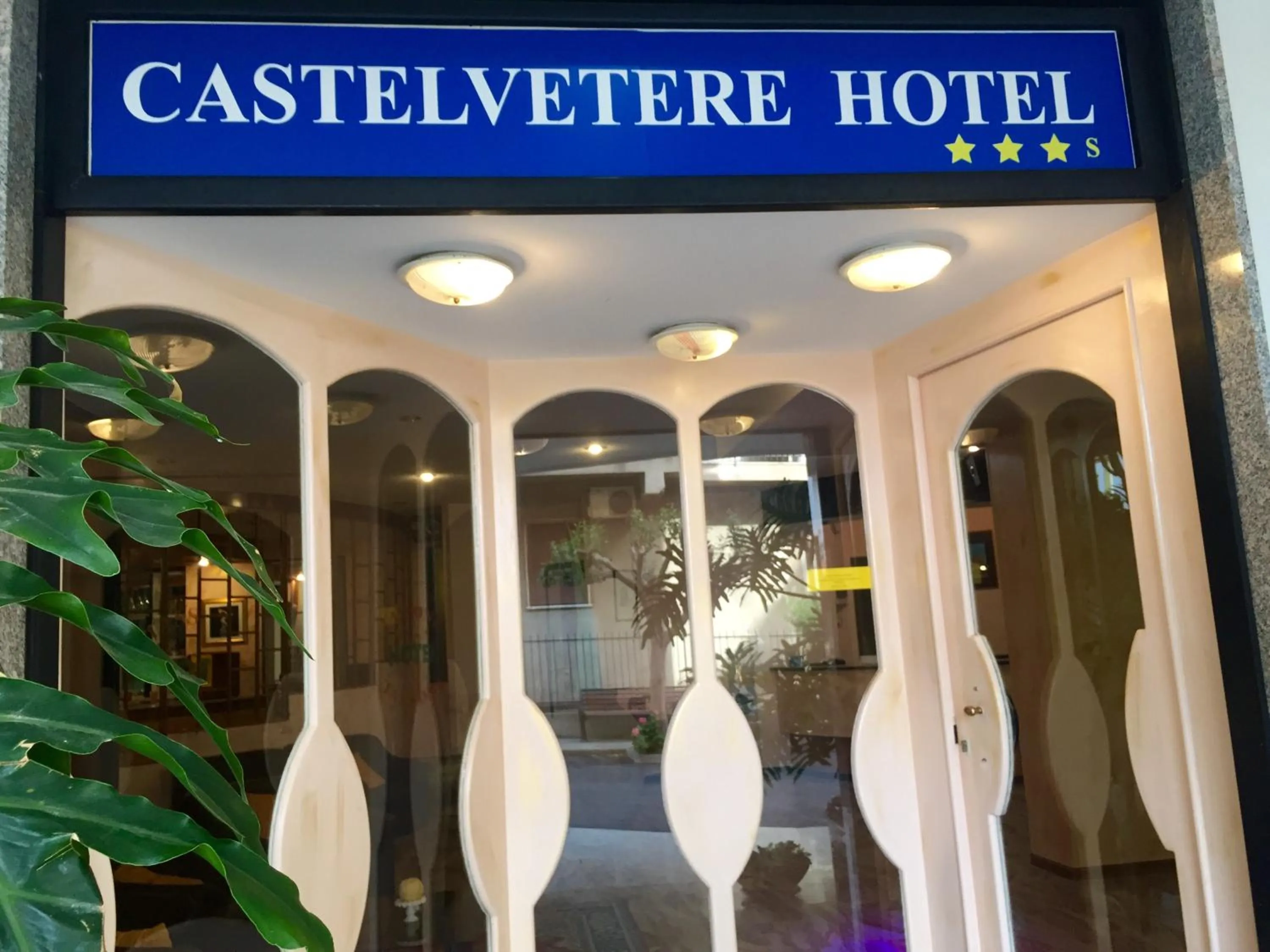 Facade/entrance in Castelvetere Hotel