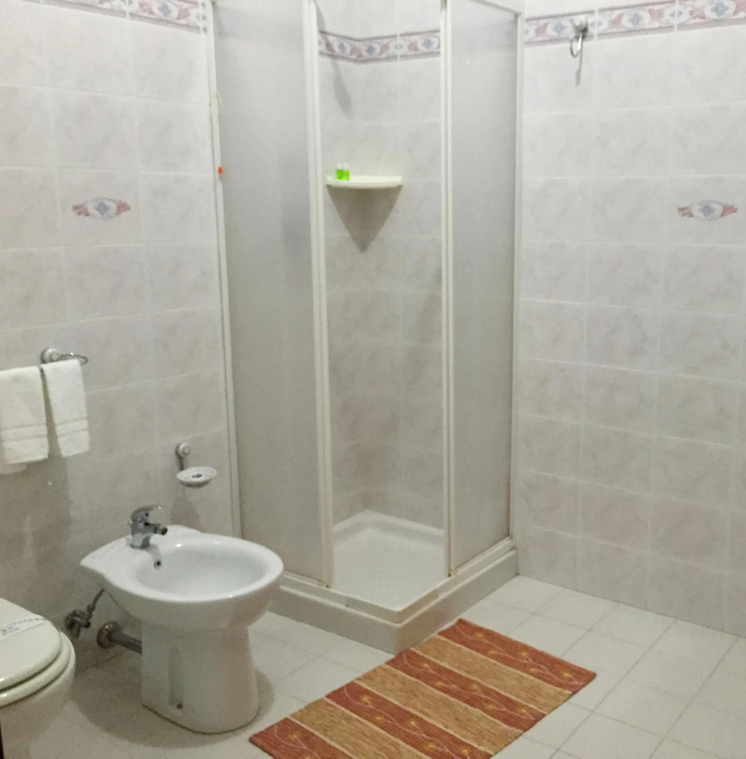 Bathroom in Castelvetere Hotel