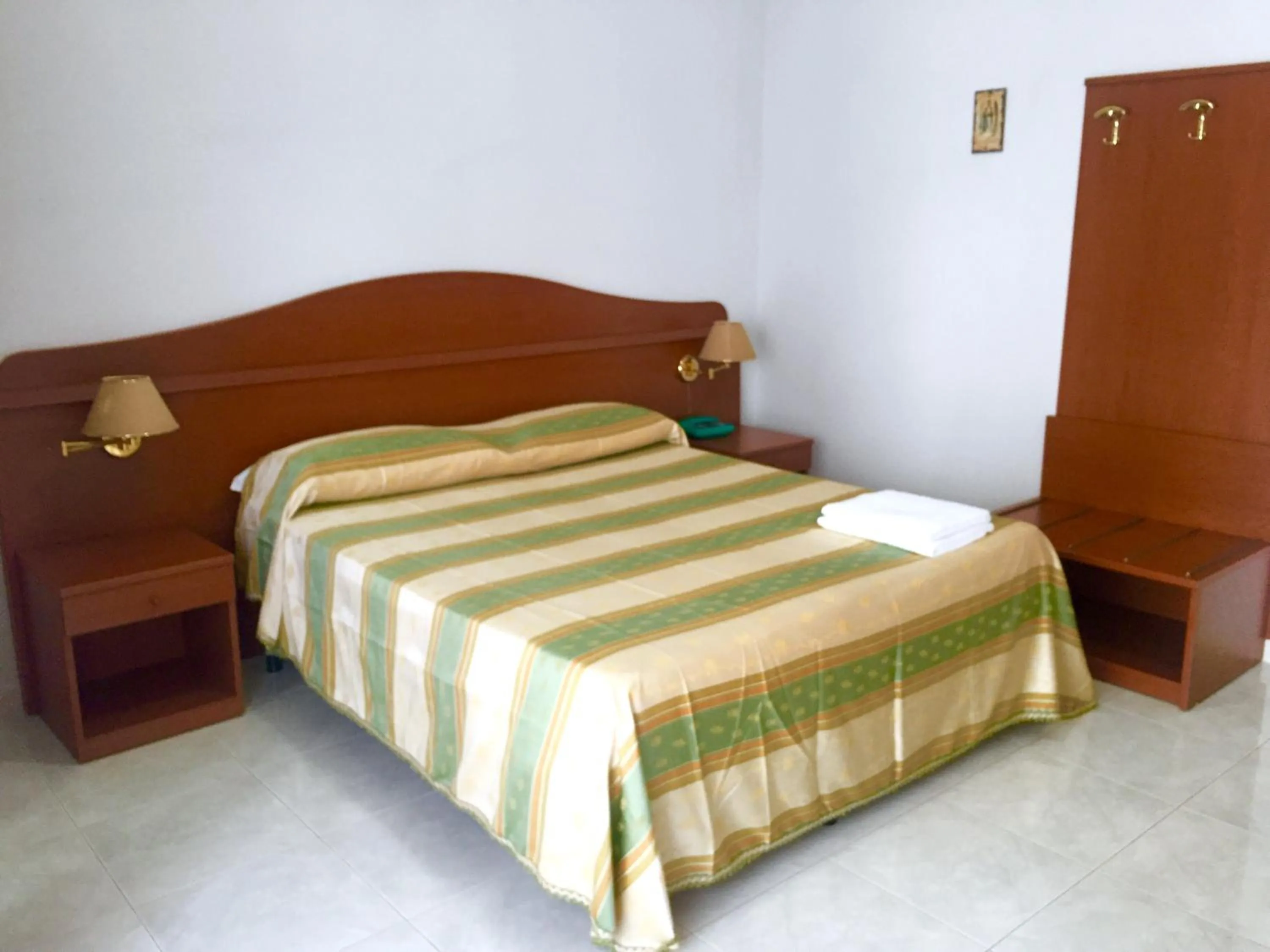 Bed in Castelvetere Hotel