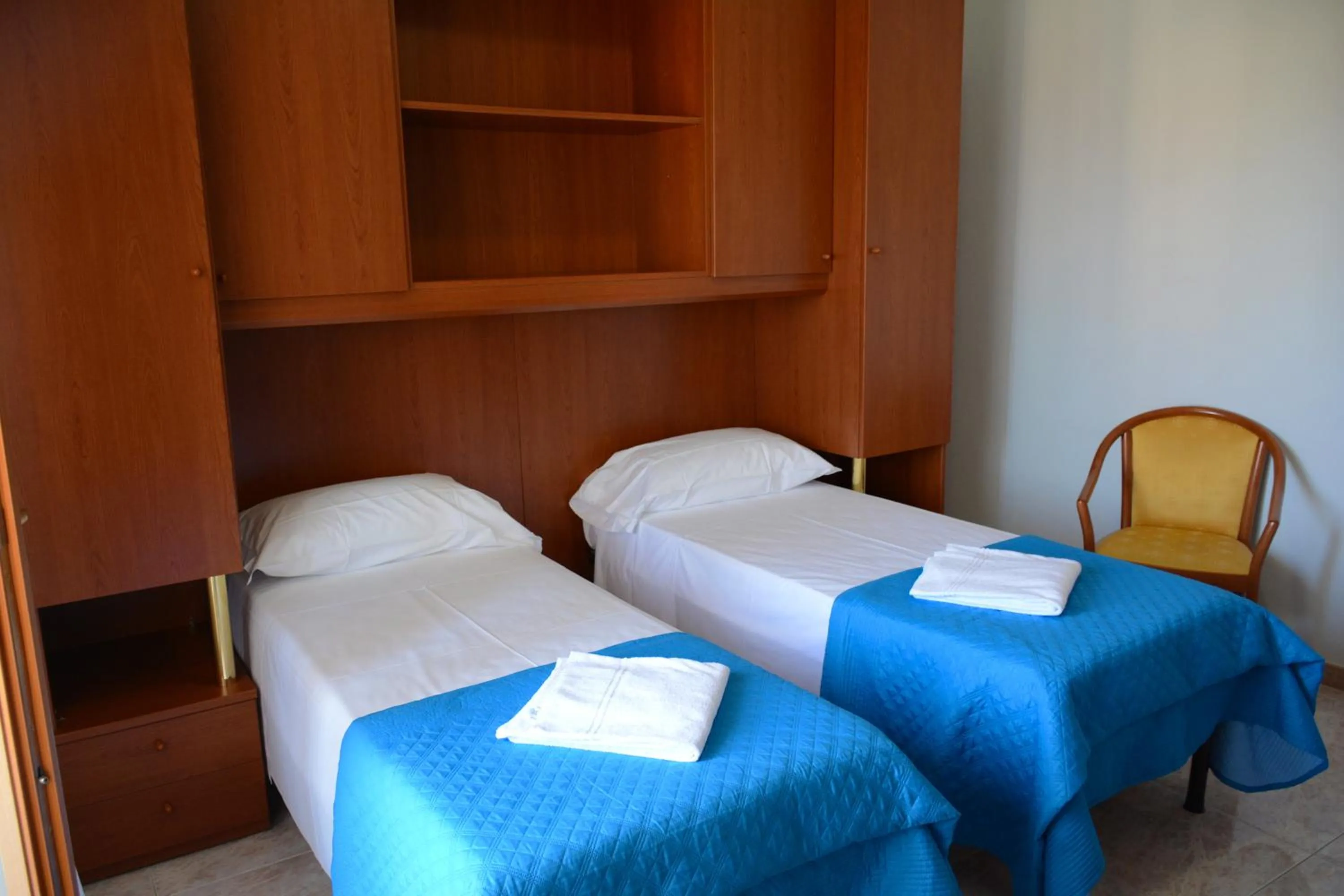 Bathroom, Bed in Castelvetere Hotel