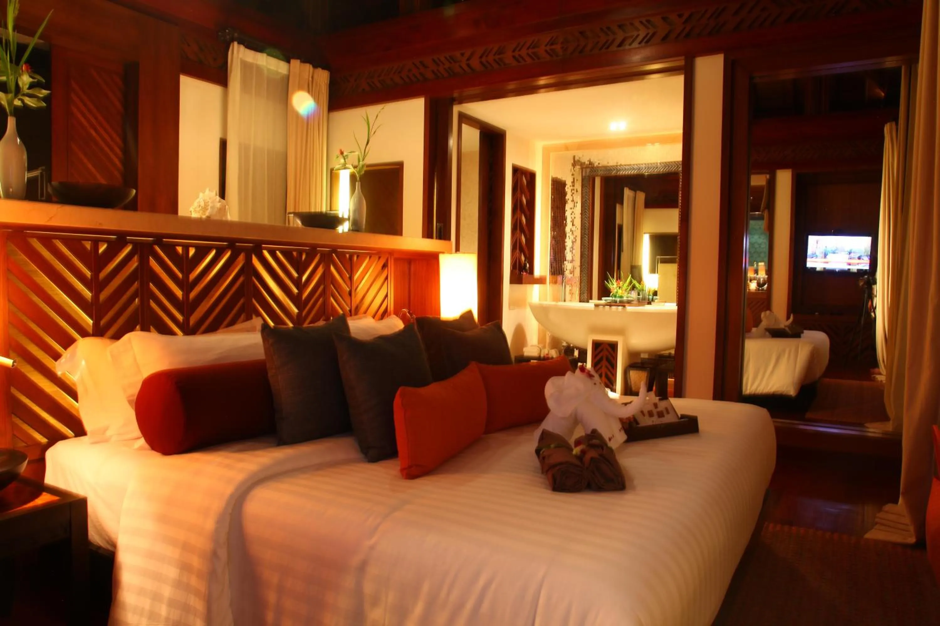 Bed in Mai Samui Beach Resort & Spa - SHA Plus