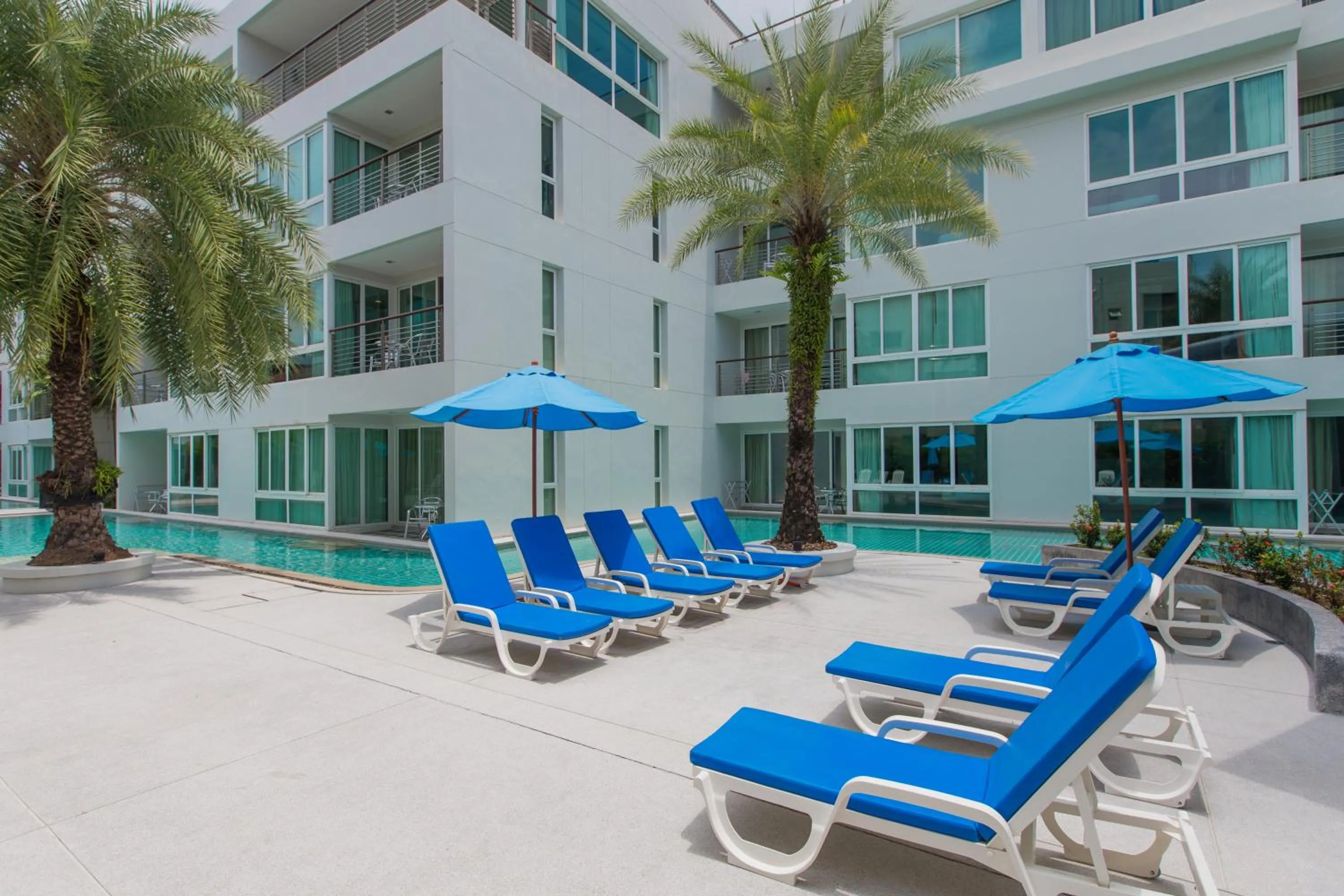 Swimming pool in The Palms, Kamala Beach - SHA Extra Plus