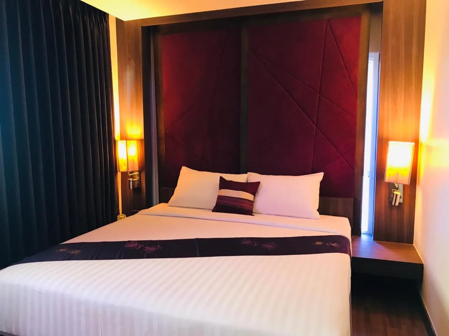 Bed in Paradiso Boutique Suites