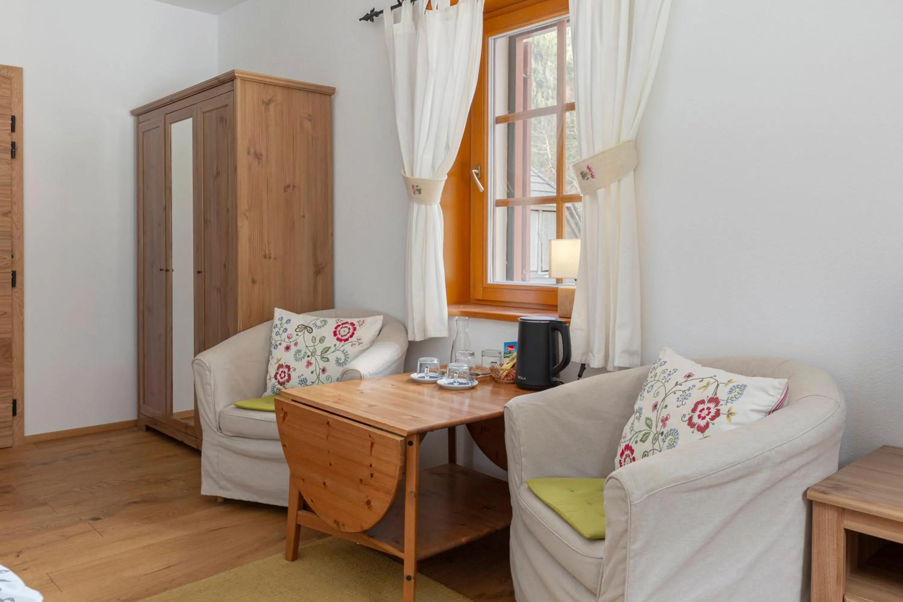 Living room, Bed in Hiša Ojstrica