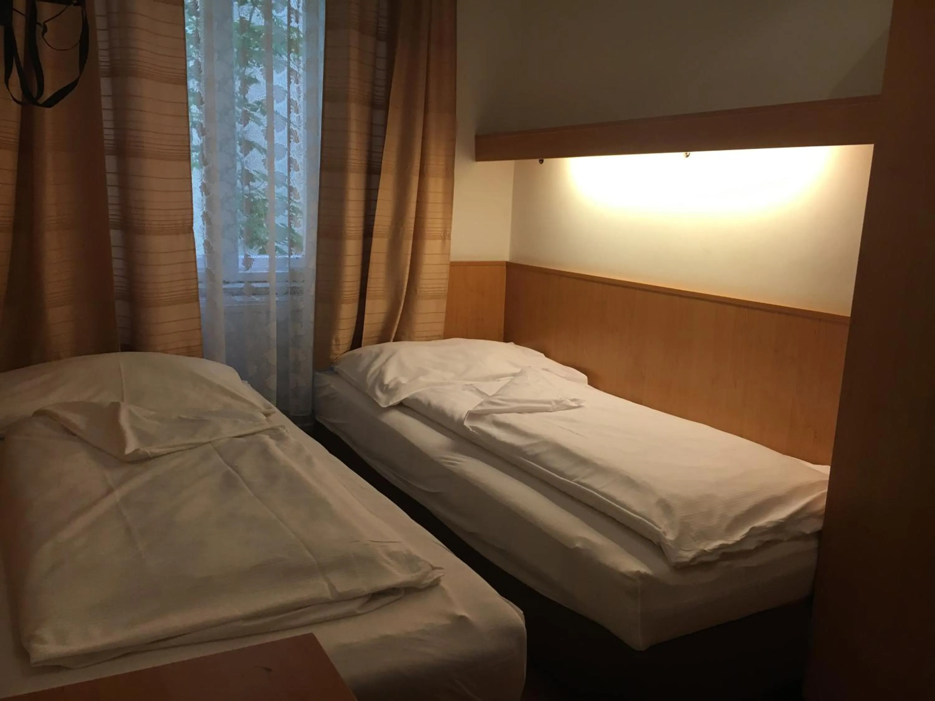 Photo of the whole room, Bed in Pension Ani-Falstaff
