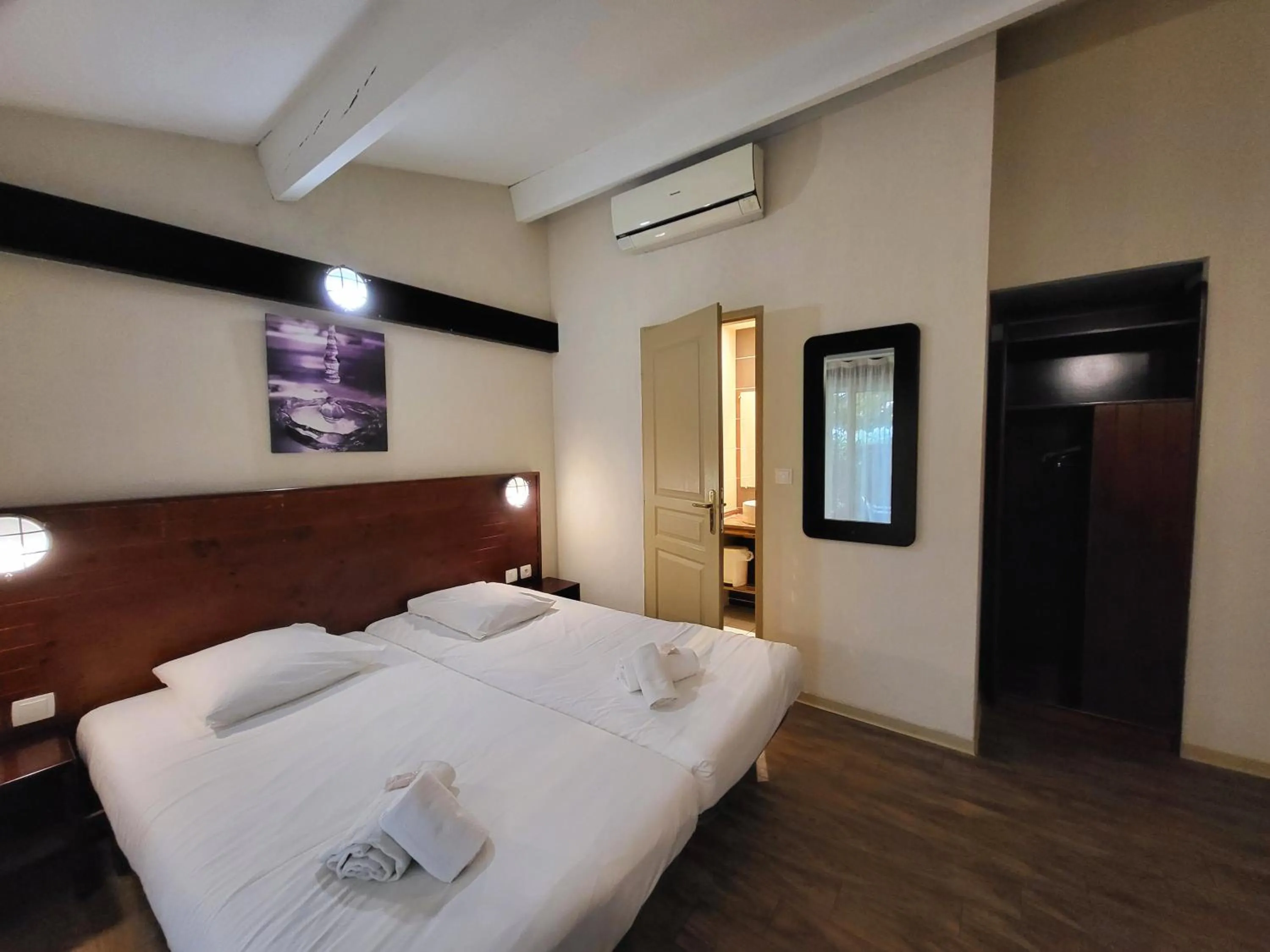 Bed in VVF Golfe de Saint-Tropez