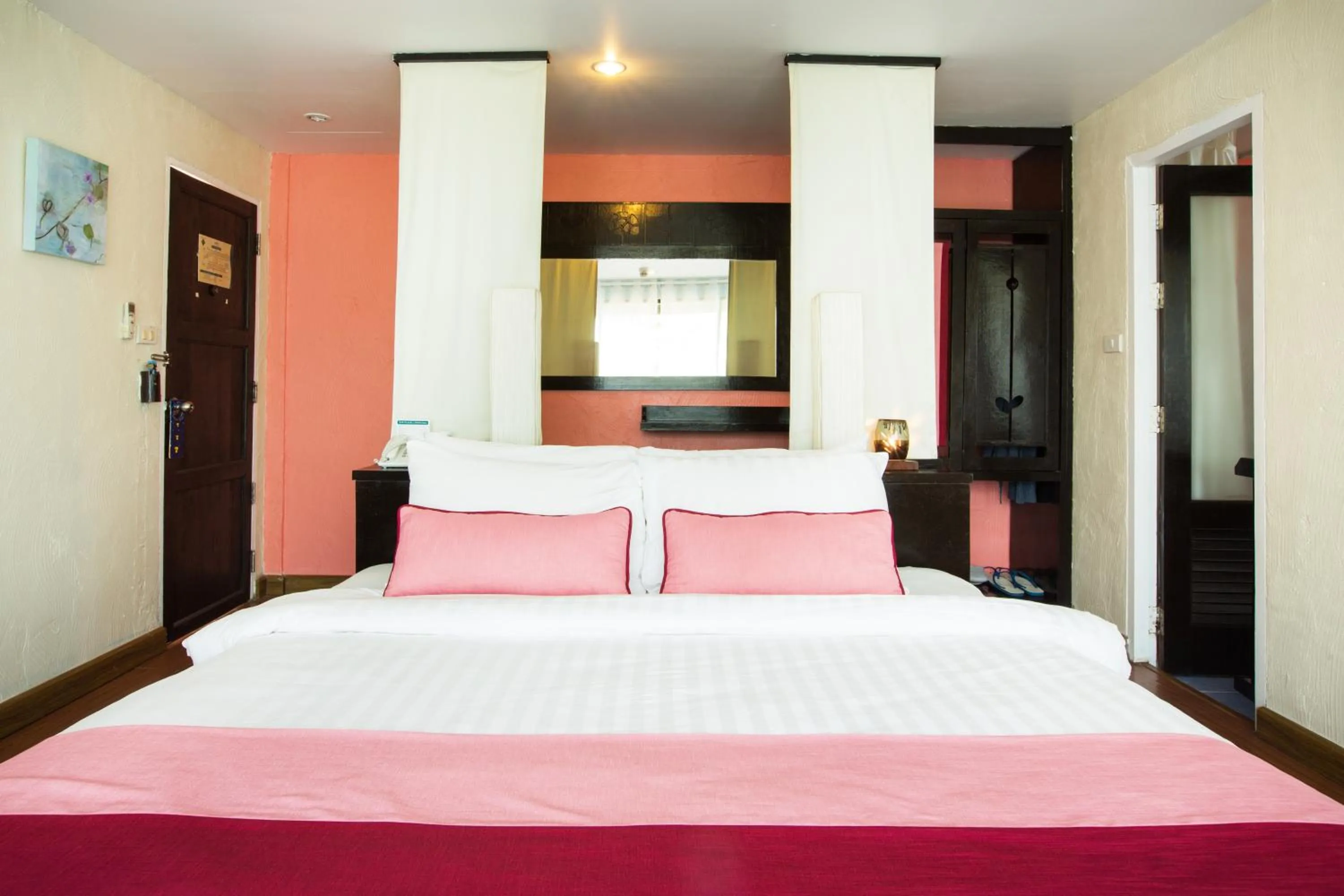 Bed in Vacation Village Phra Nang Inn - SHA Extra Plus