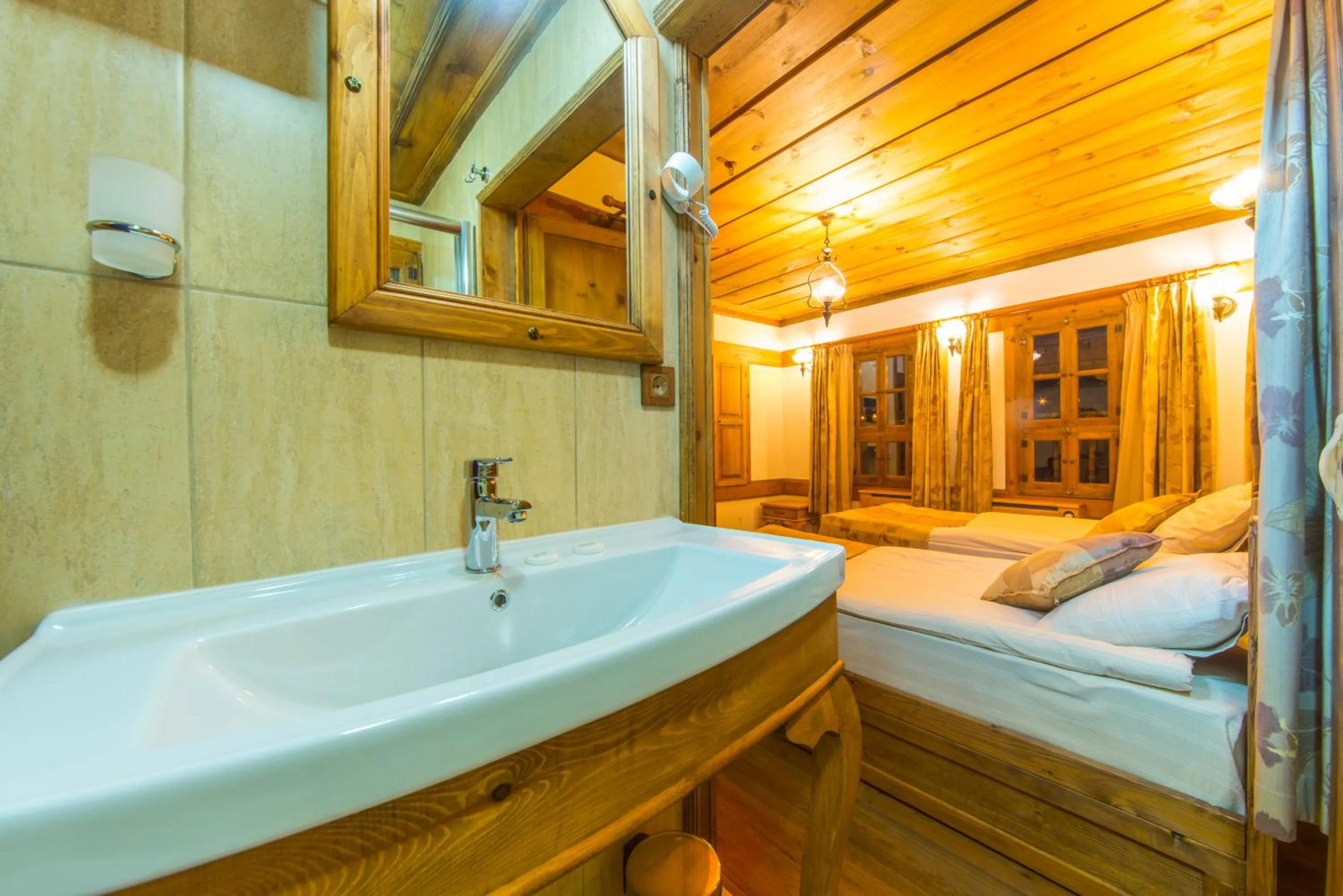 Bathroom, Bed in Akbulut Konak