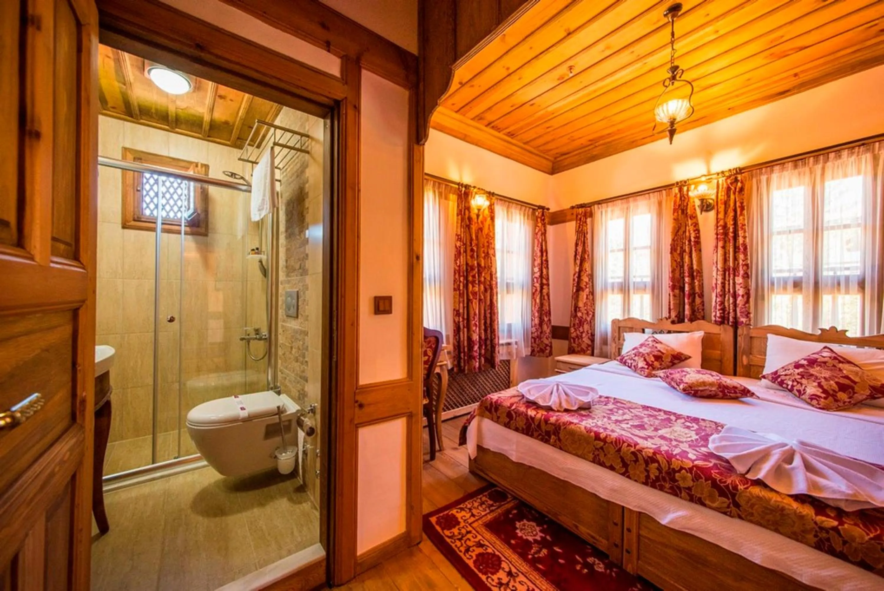 Shower, Bed in Akbulut Konak