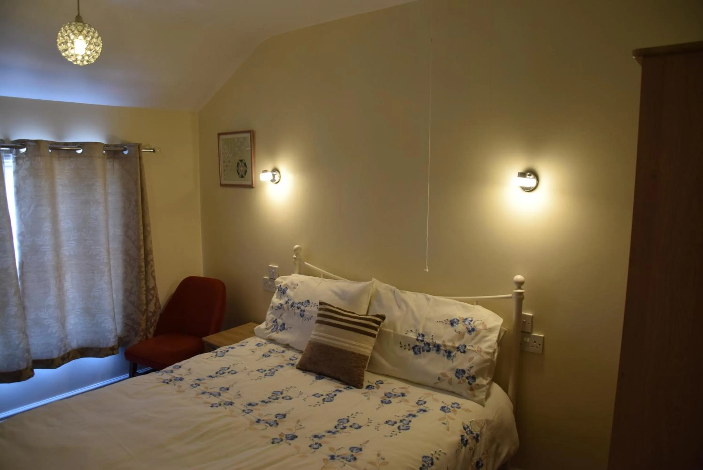 Photo of the whole room, Bed in Kingsleigh Guest House