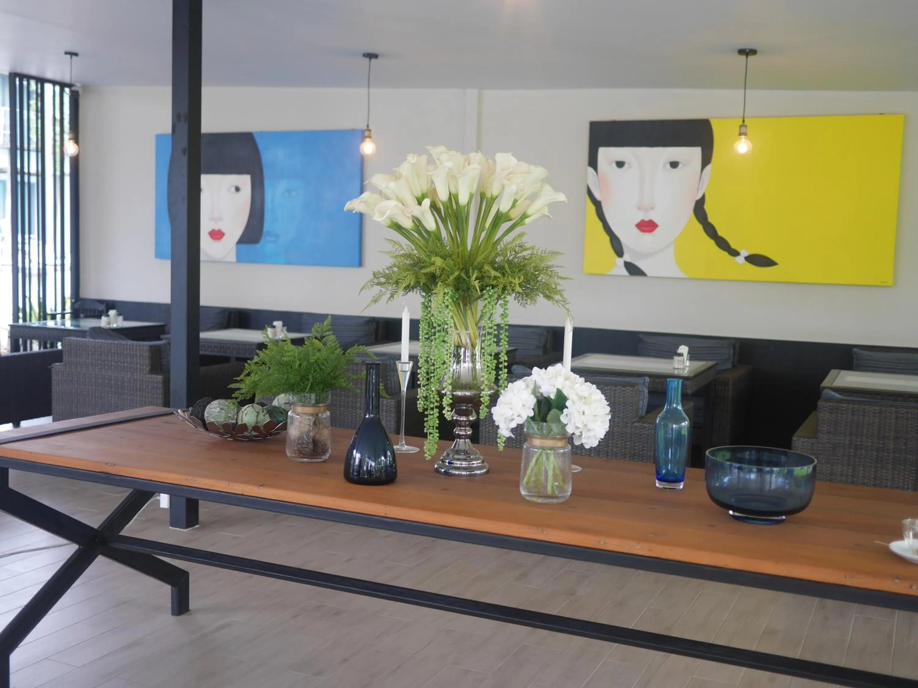 Restaurant/places to eat in Paragon Inn