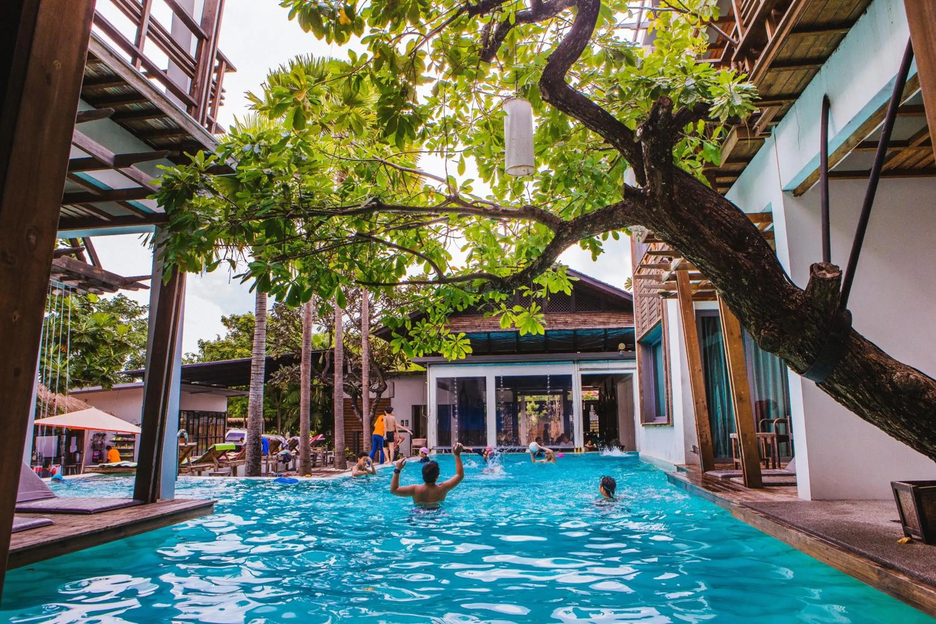 Swimming pool in Paragon Inn