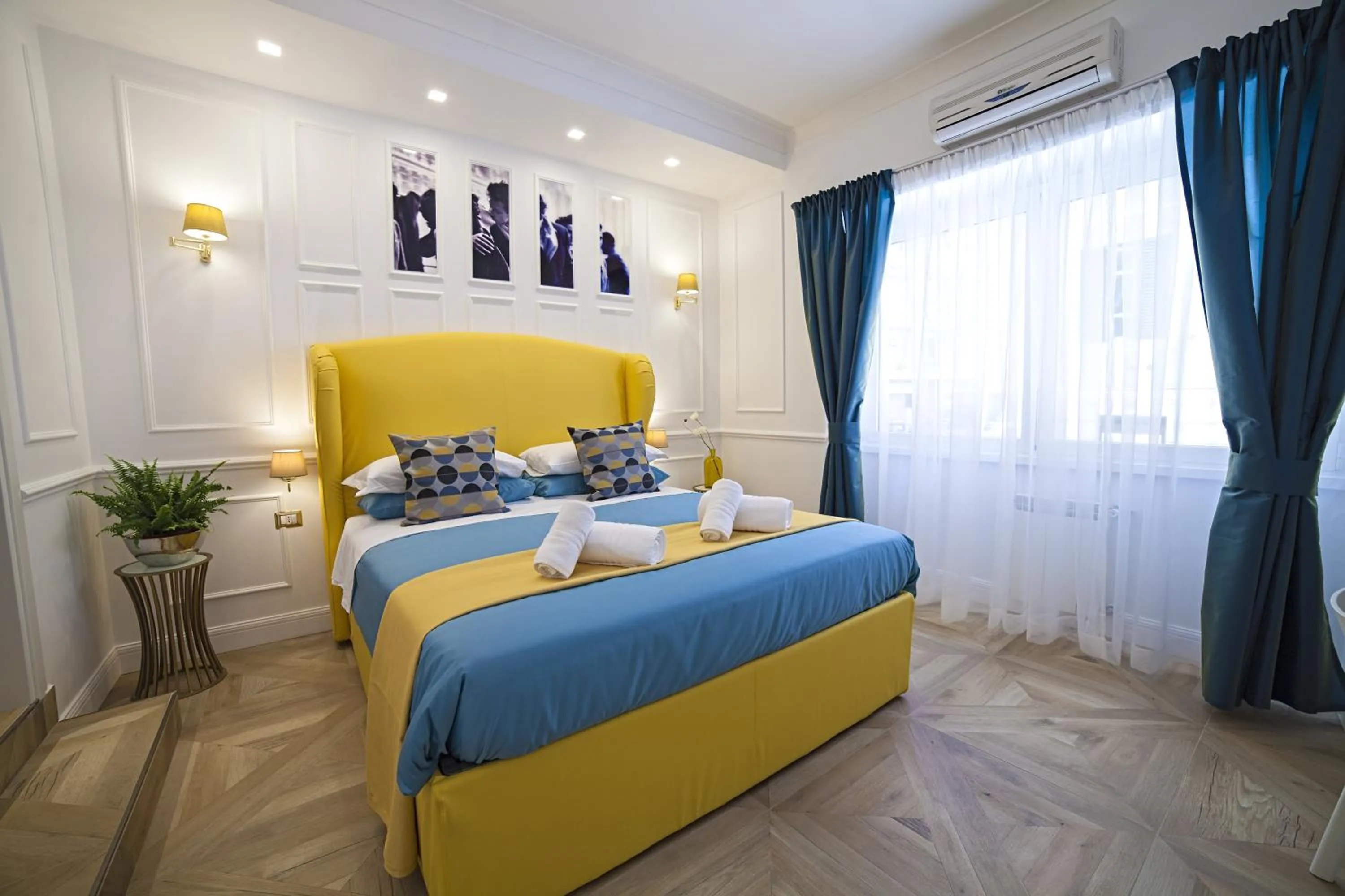 Photo of the whole room, Bed in Vatican Luxury Home