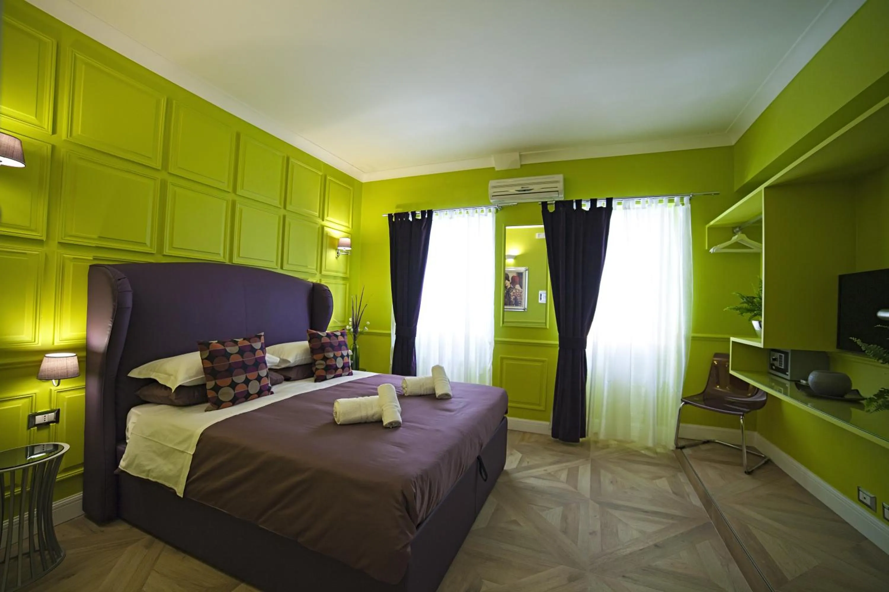 Photo of the whole room, Bed in Vatican Luxury Home