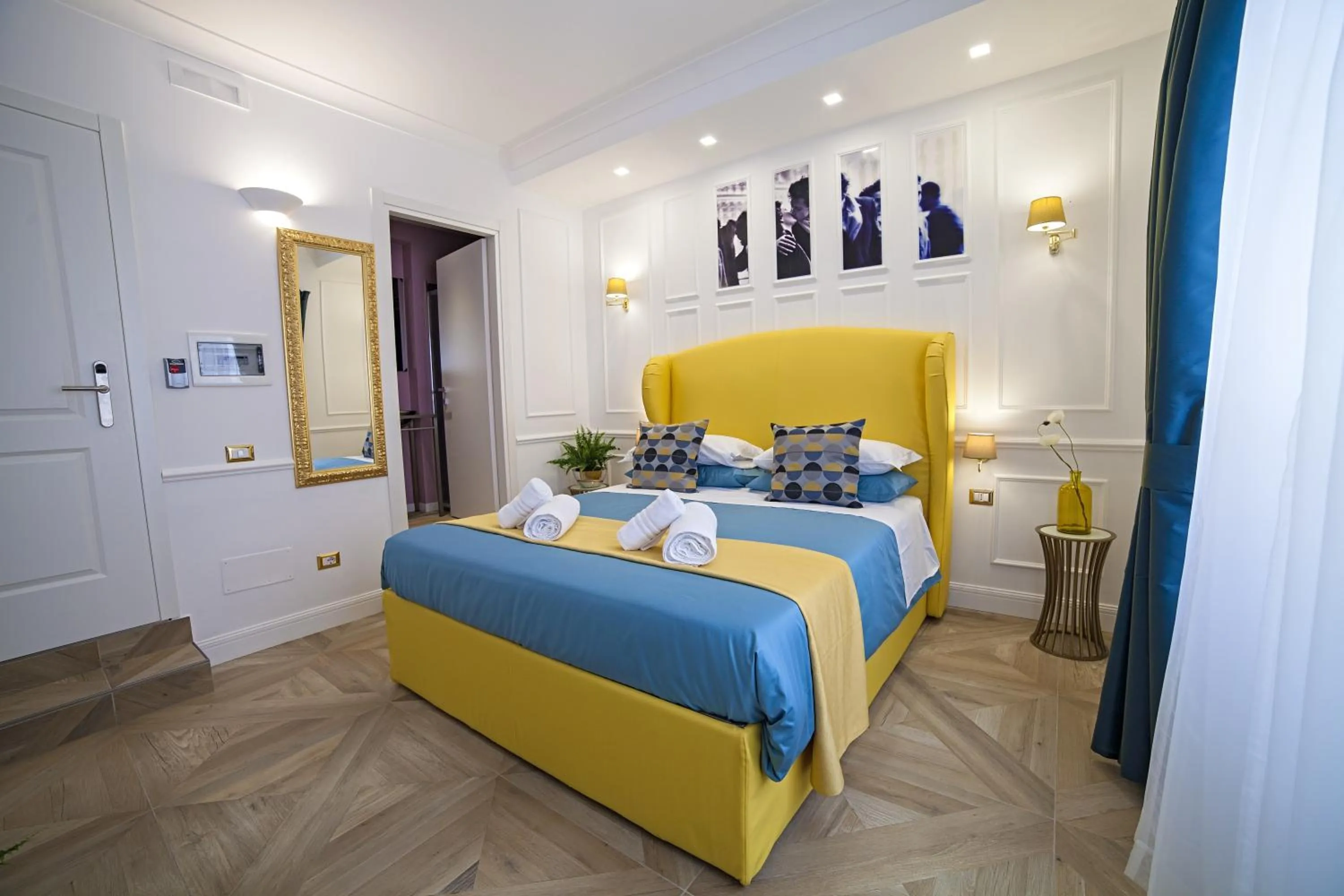 Property building, Bed in Vatican Luxury Home