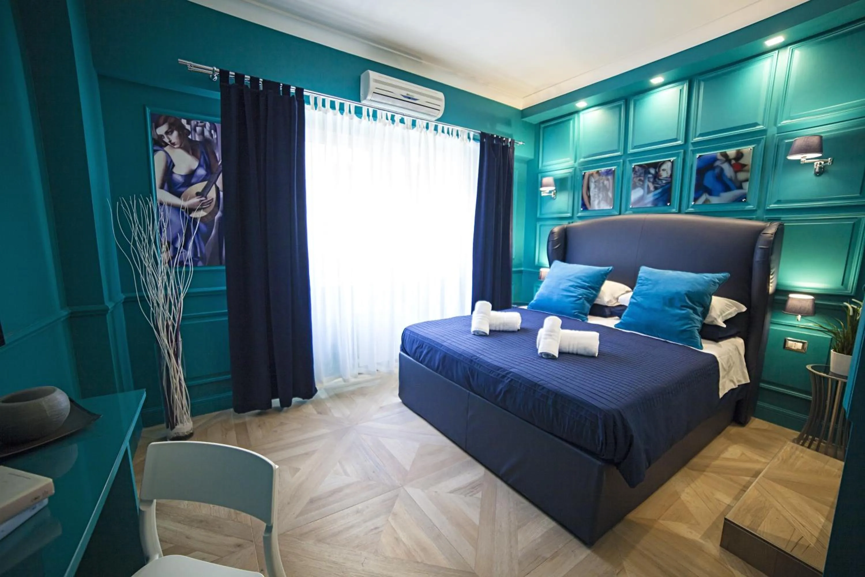Photo of the whole room, Bed in Vatican Luxury Home