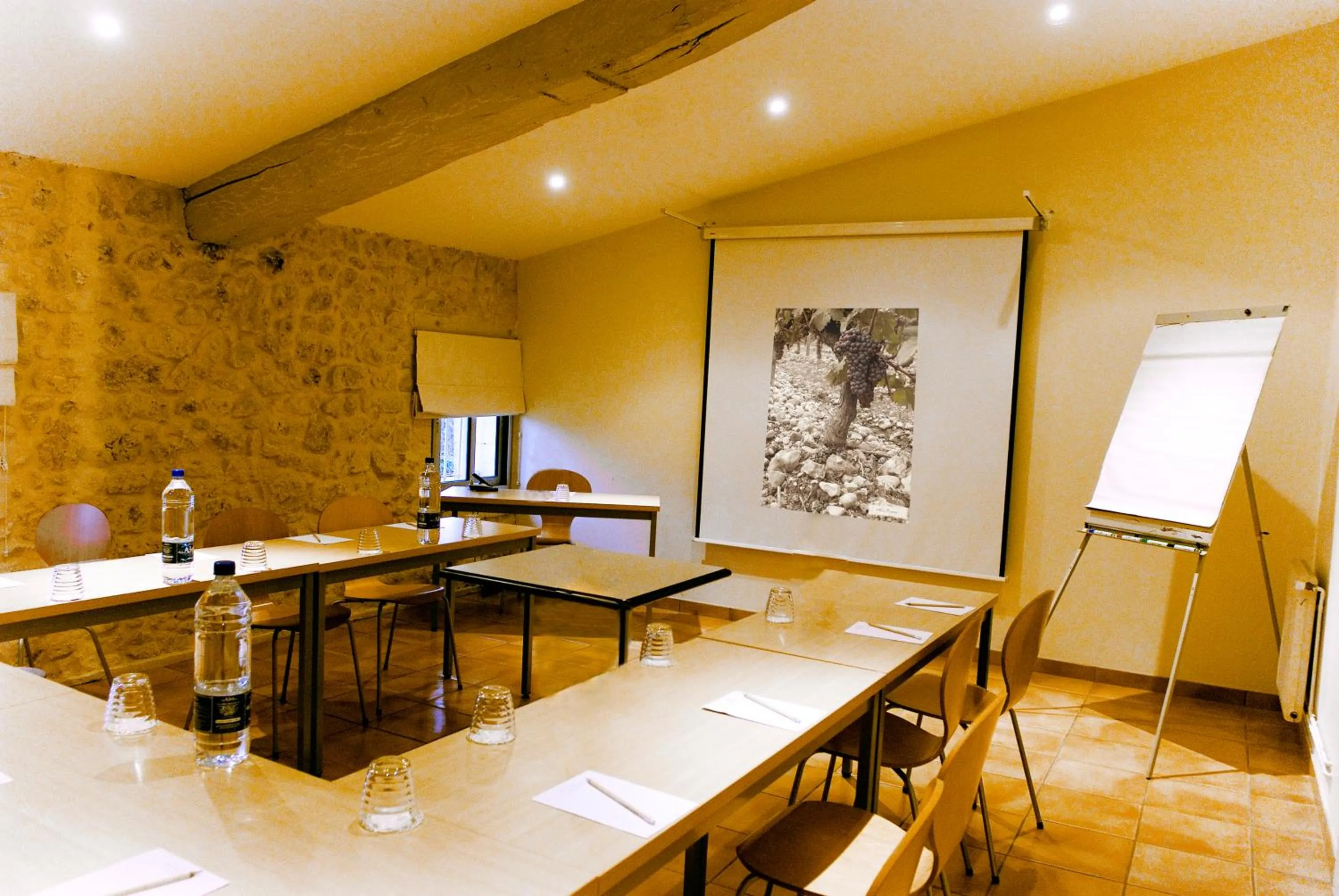 Meeting/conference room in Pey La Tour - Logis Hôtels & Restaurant
