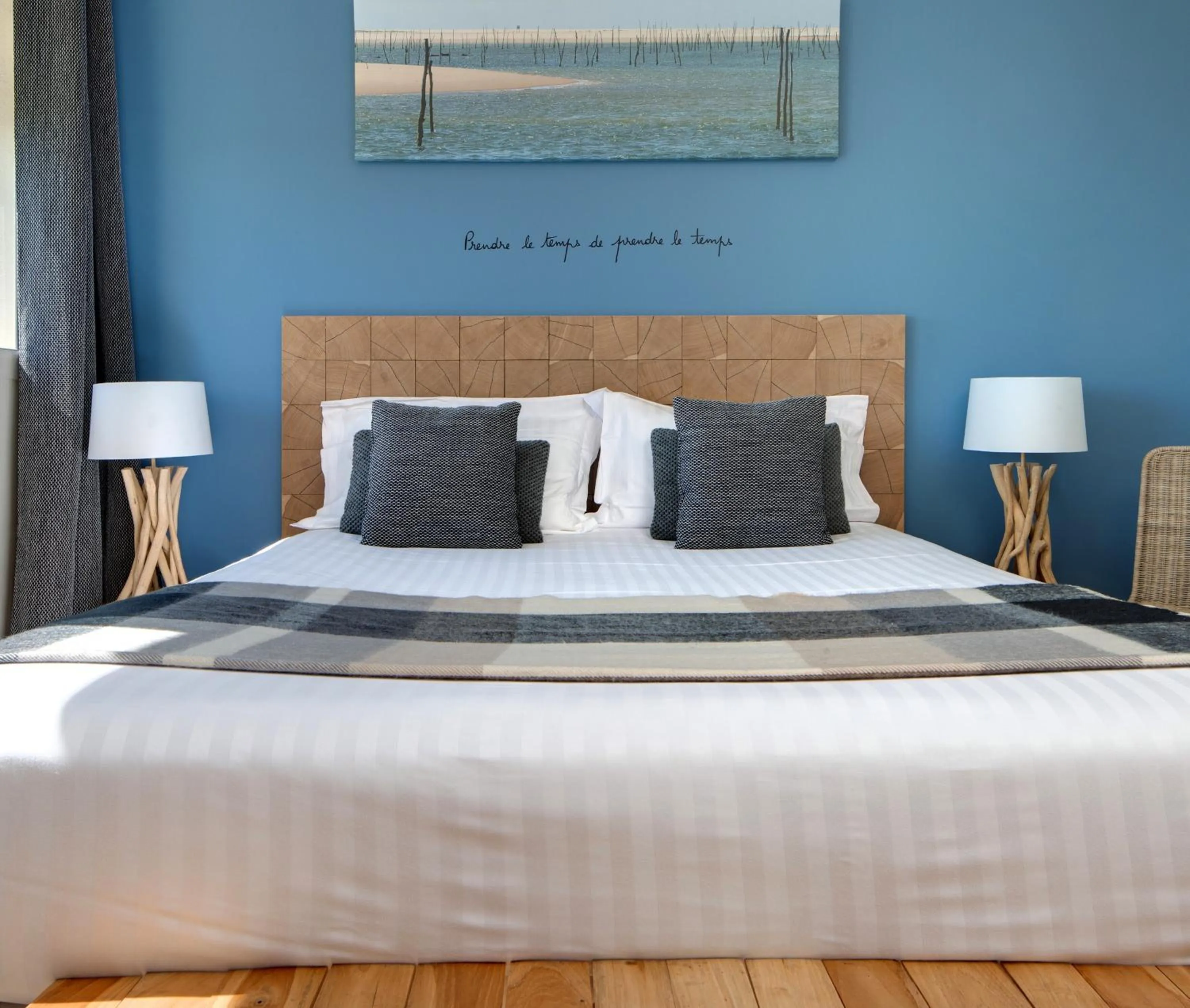 Bed in Pey La Tour - Logis Hôtels & Restaurant